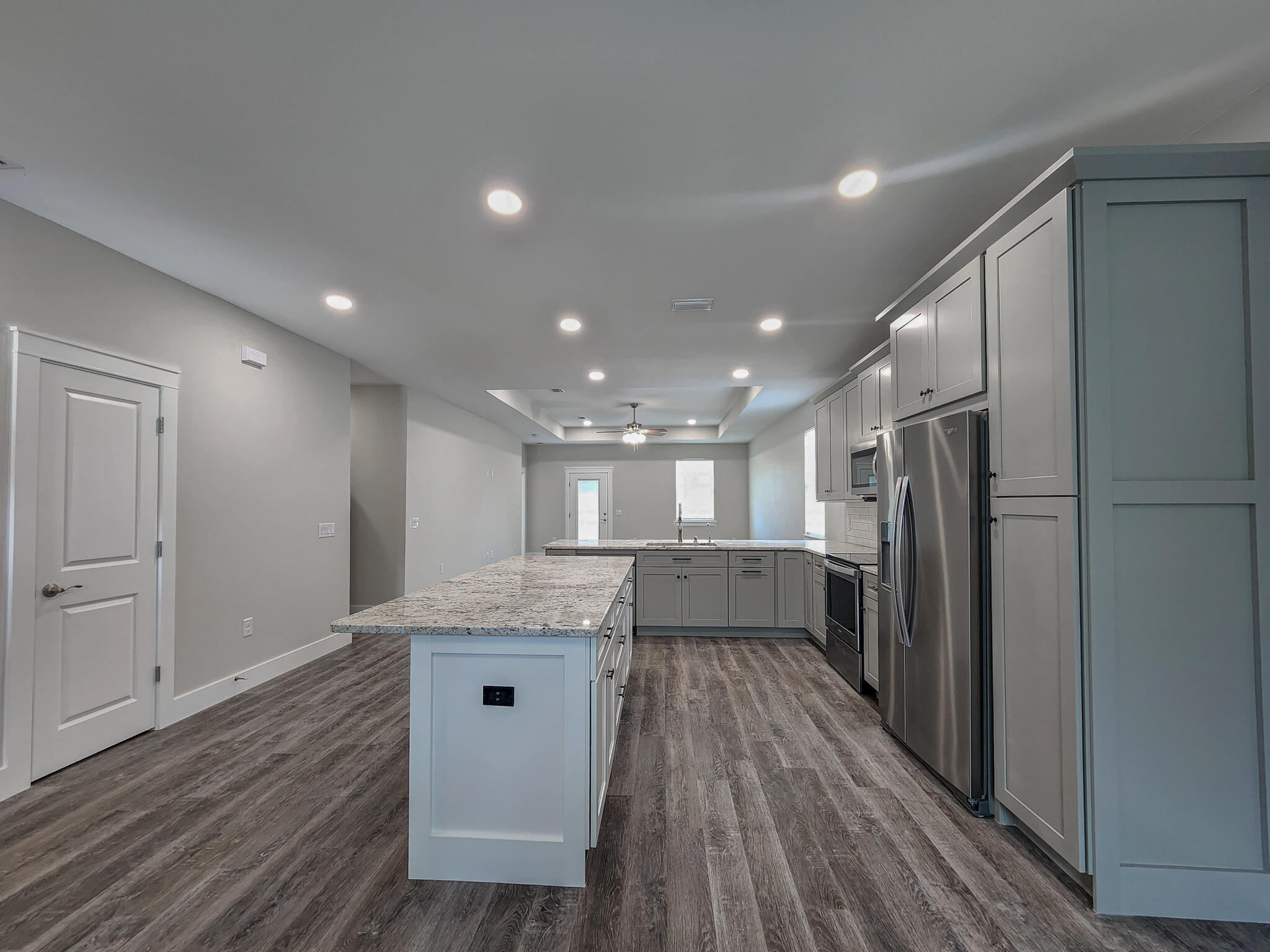 CRESCENT SHORES - Residential