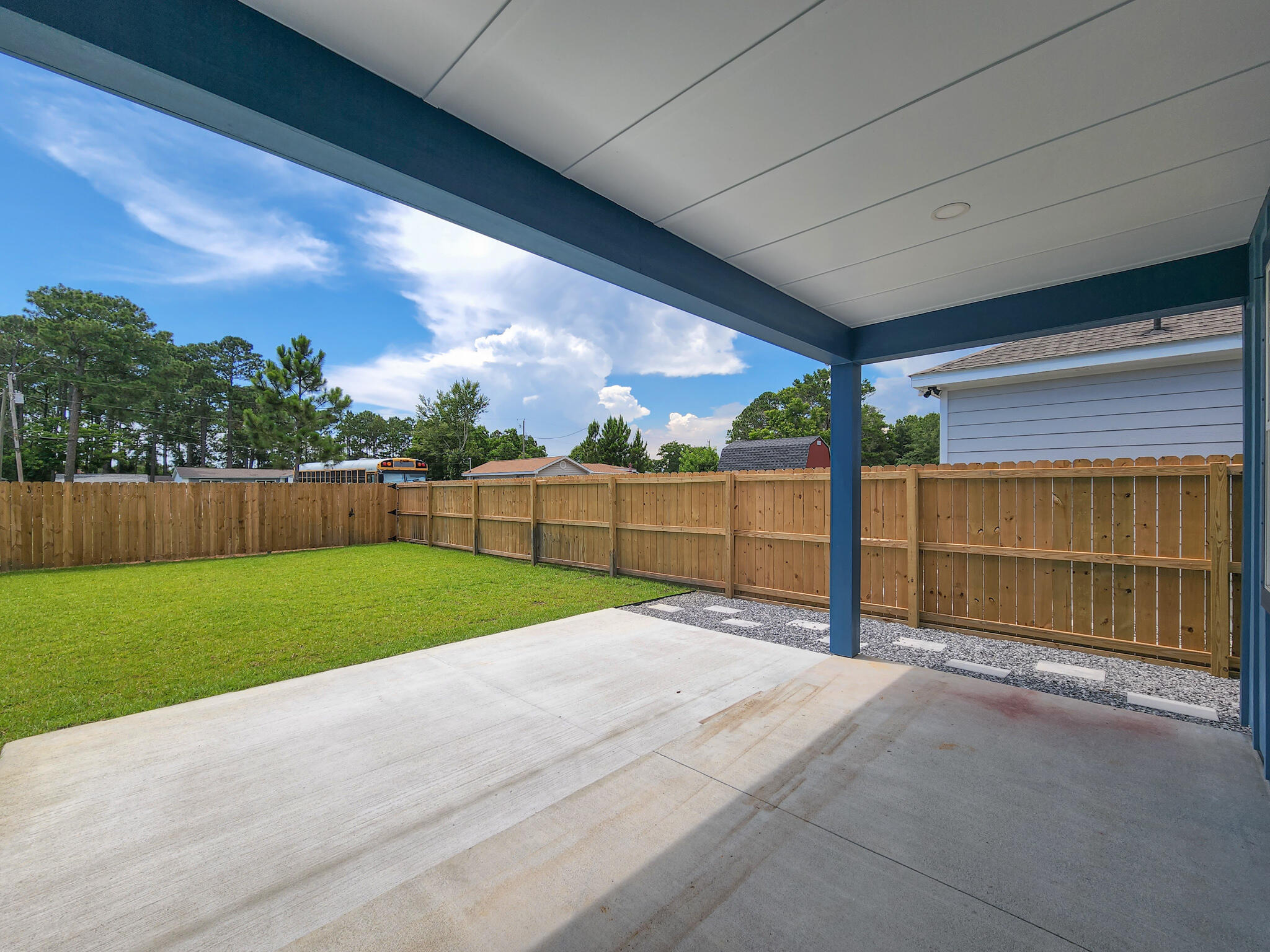 CRESCENT SHORES - Residential