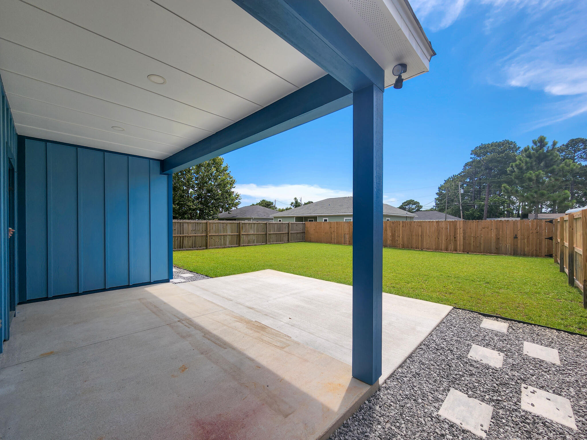 CRESCENT SHORES - Residential