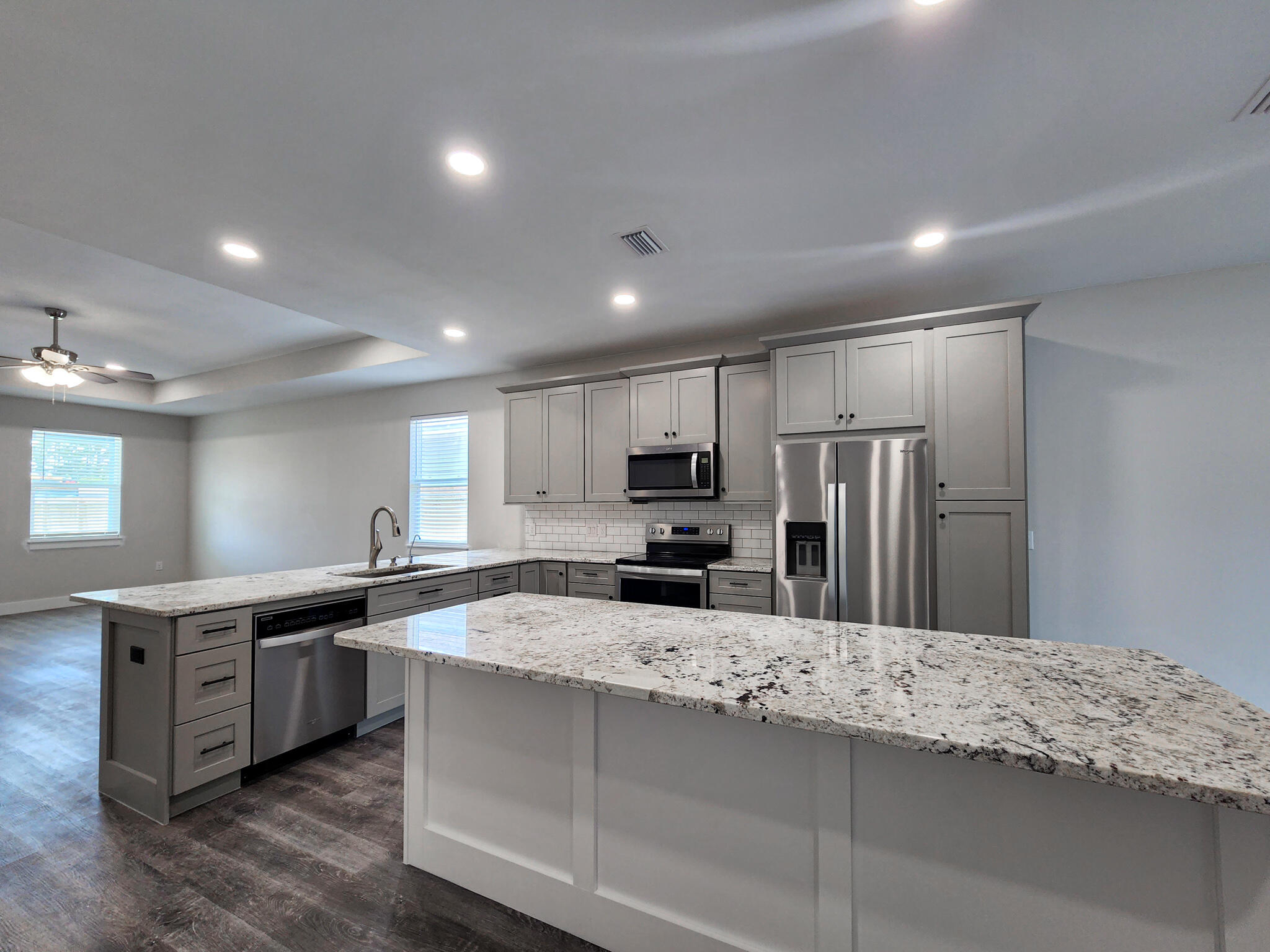 CRESCENT SHORES - Residential