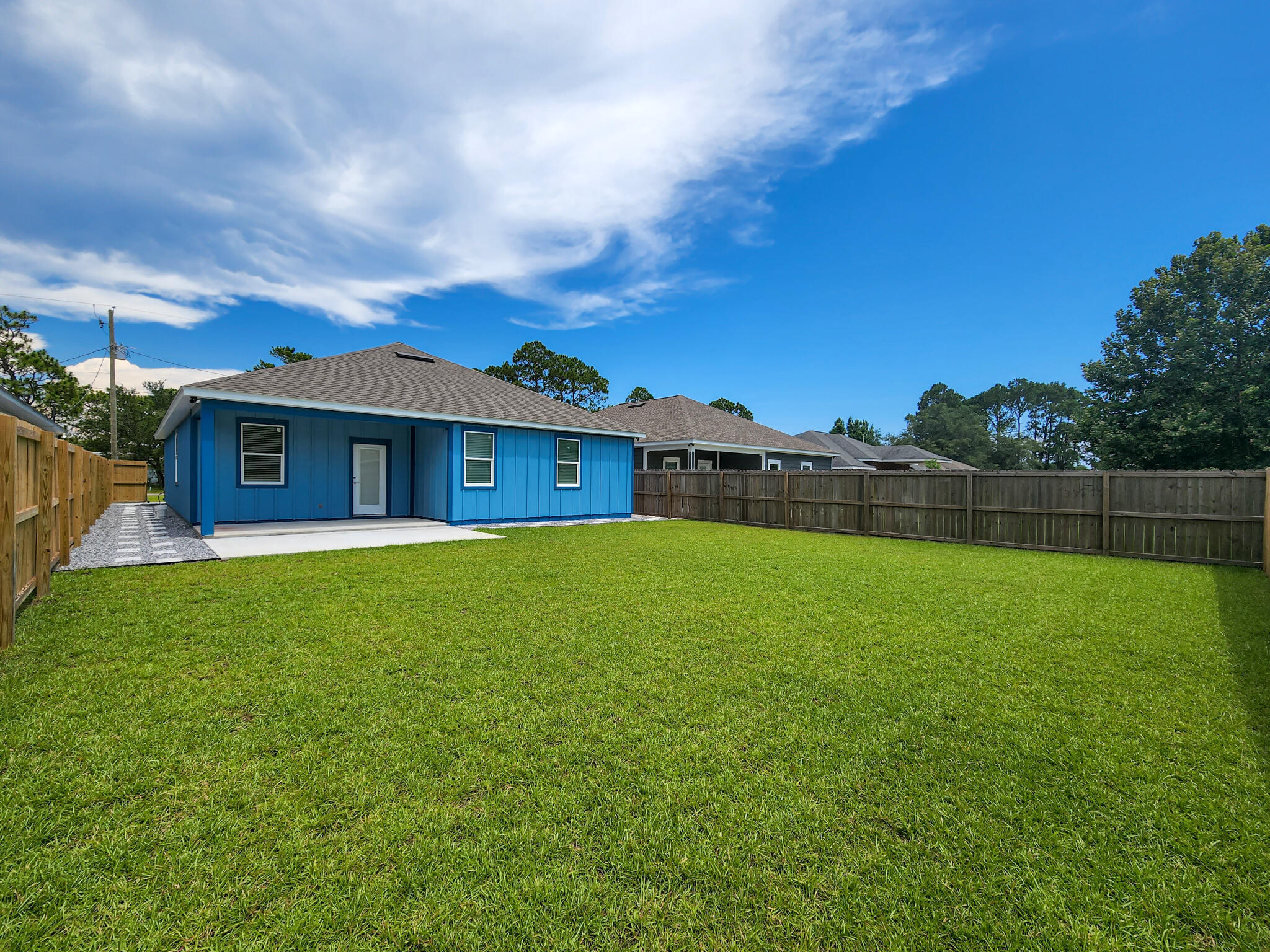 CRESCENT SHORES - Residential