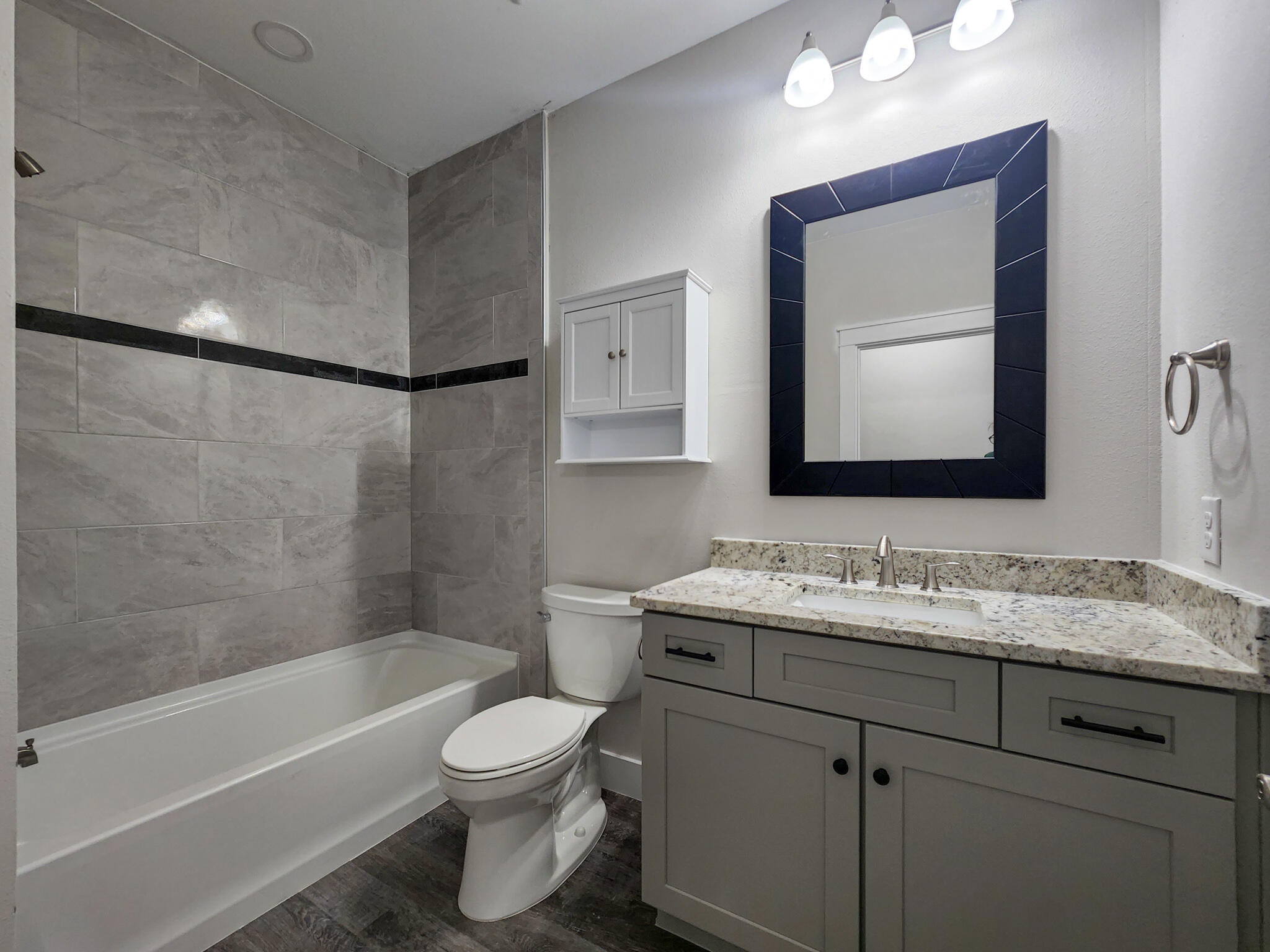 CRESCENT SHORES - Residential