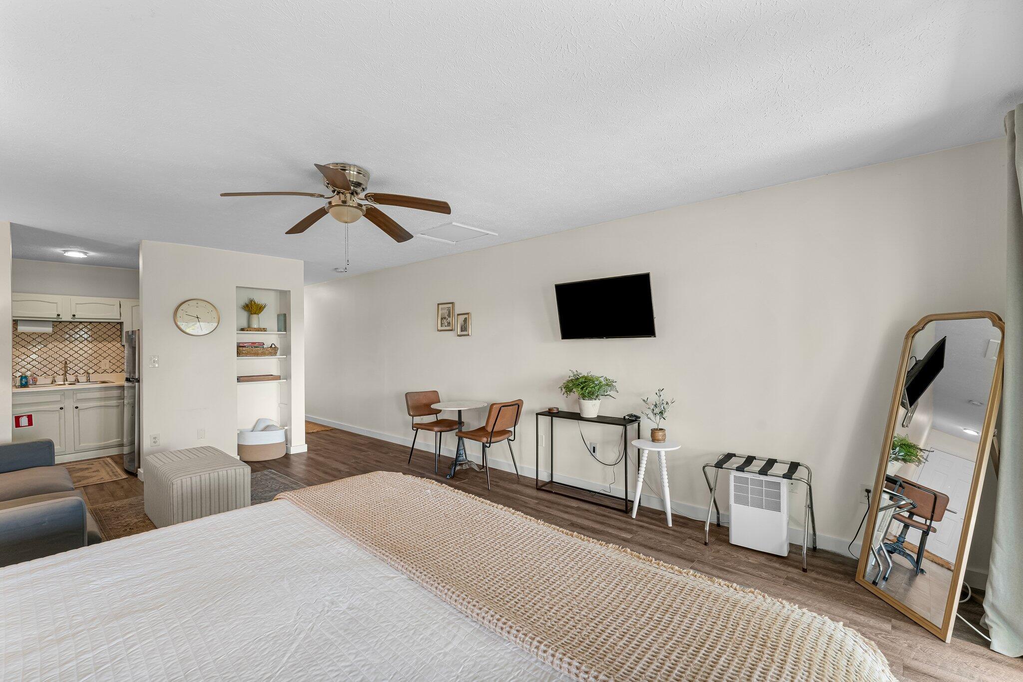 LULLWATER BEACH - Residential