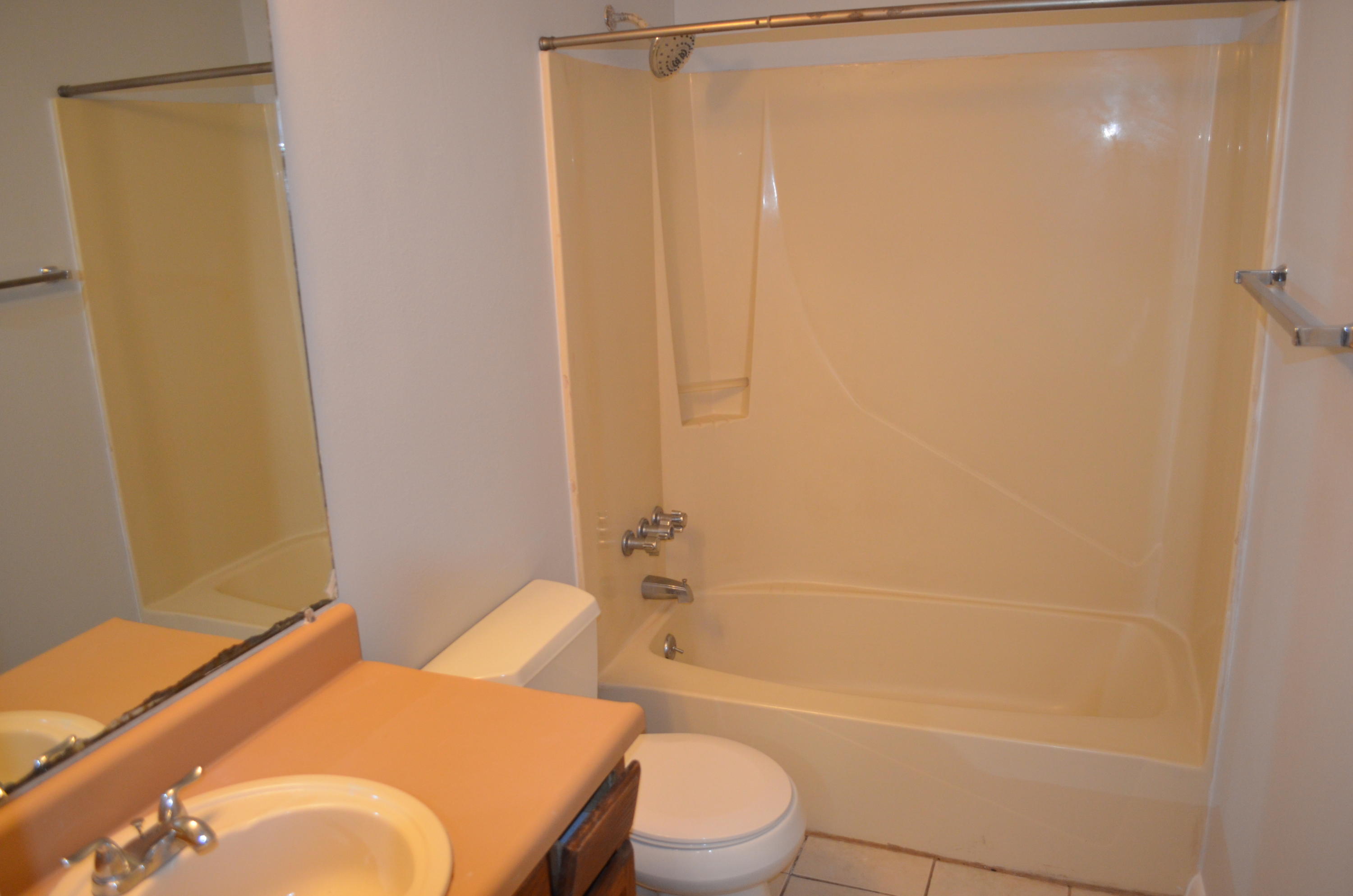 VIKING MANOR PH 1 - Residential Lease