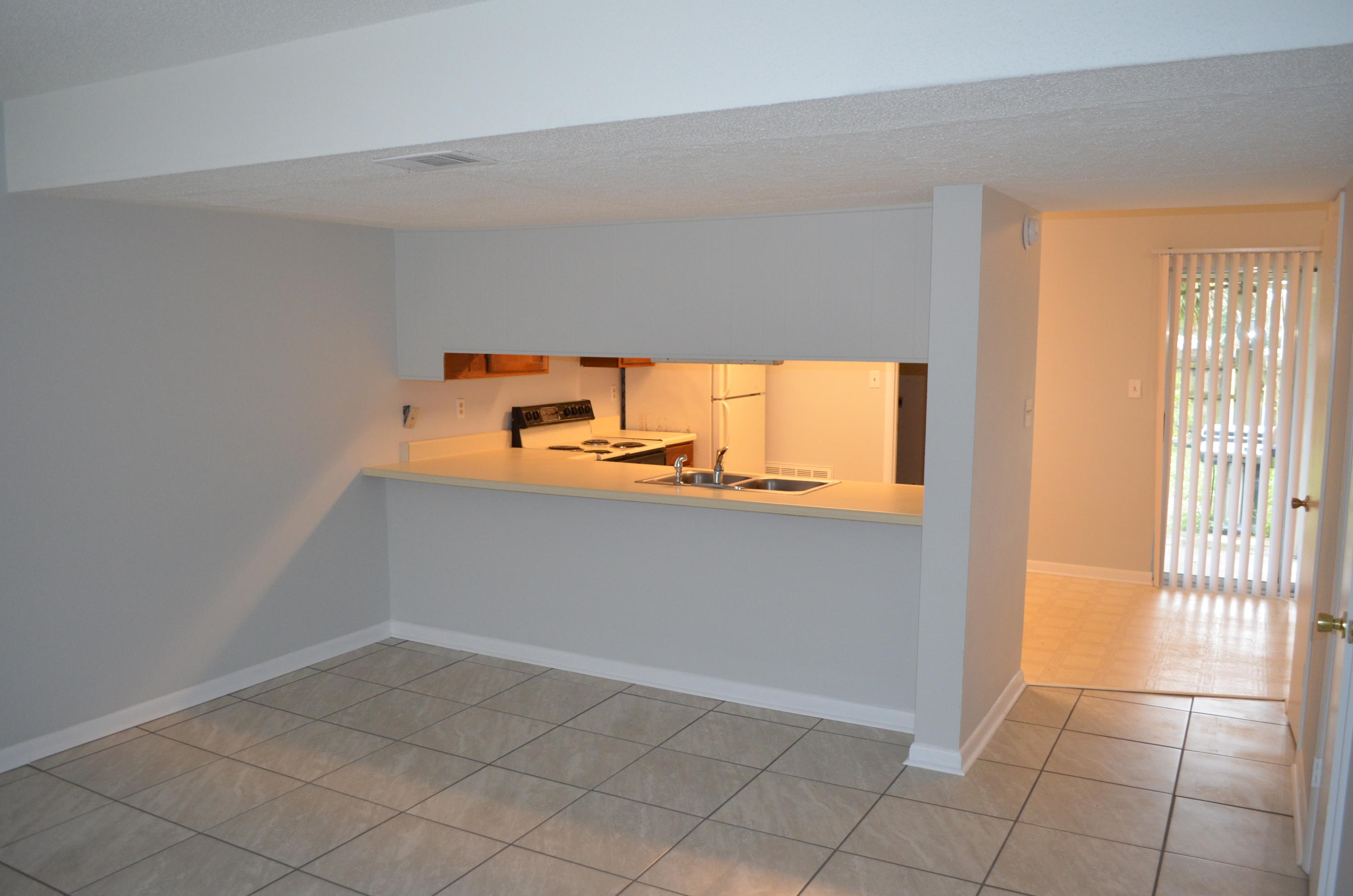 VIKING MANOR PH 1 - Residential Lease