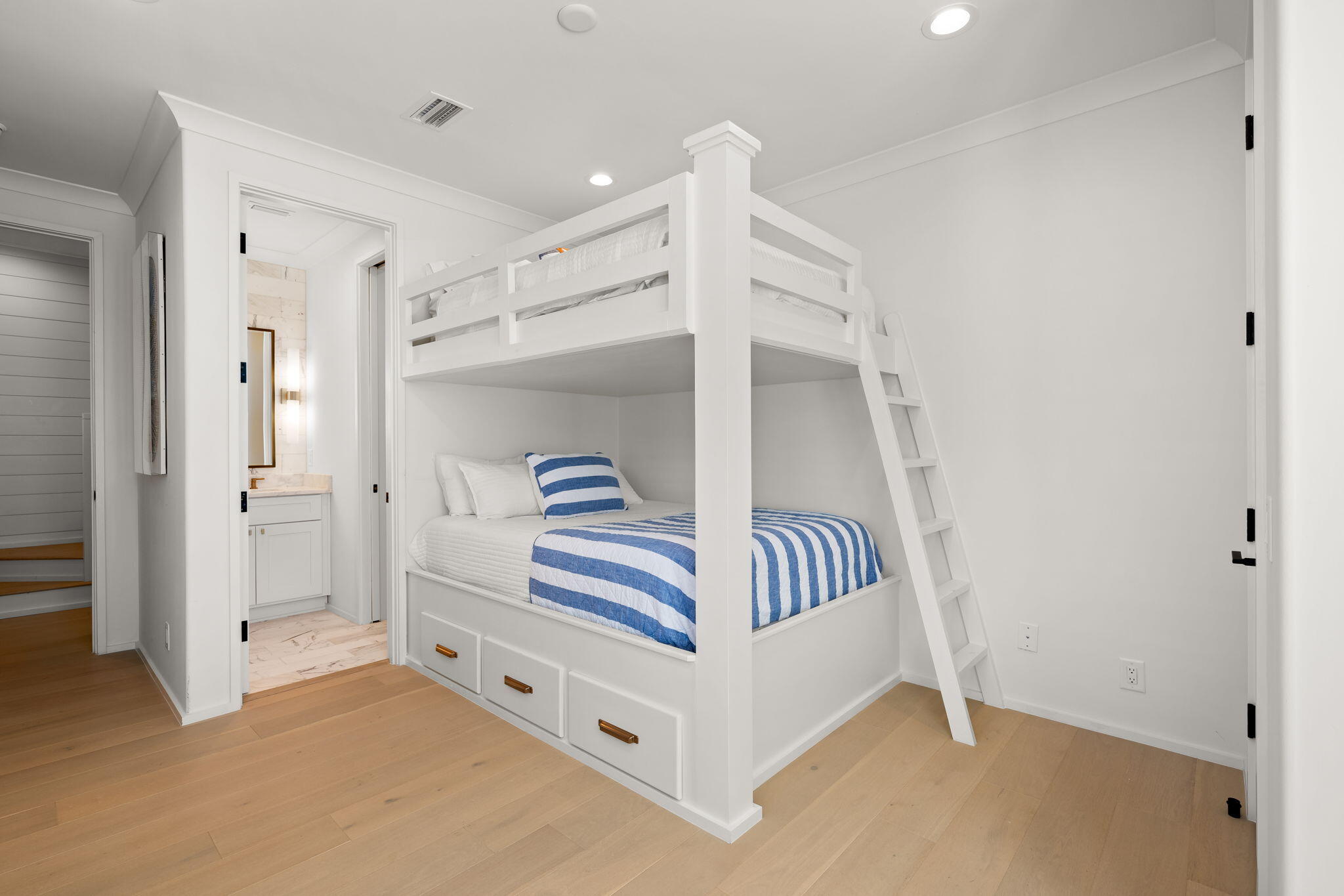 TRESCA PLACE - Residential