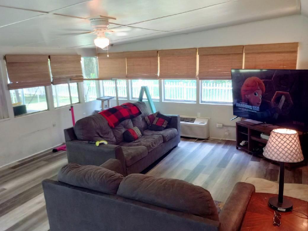 PINE HARBOR - Residential