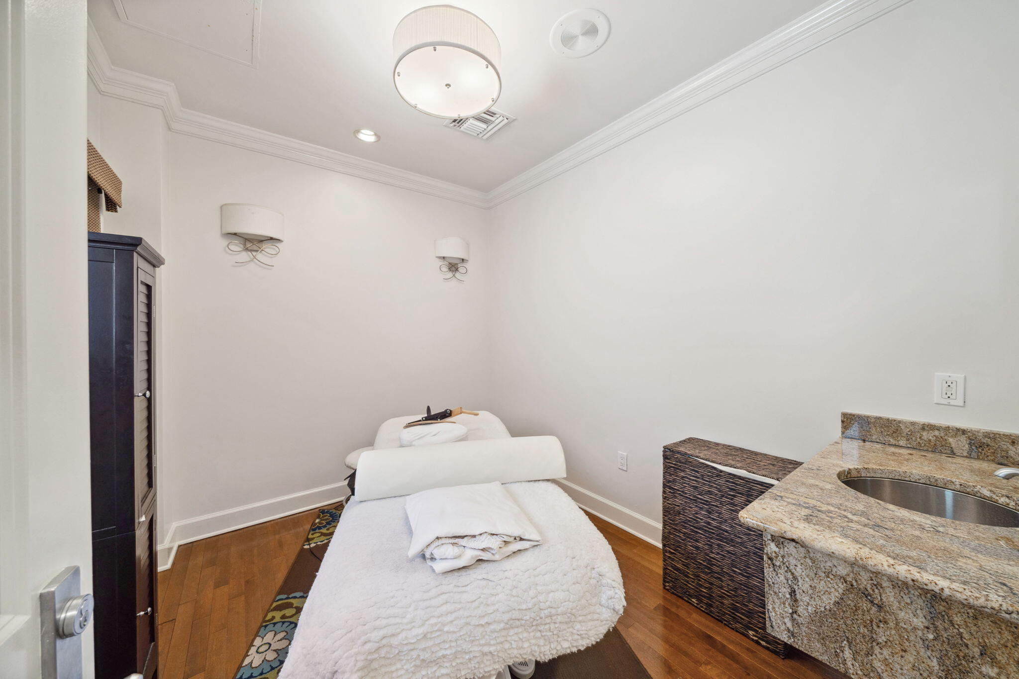 ONE WATER PLACE - Residential