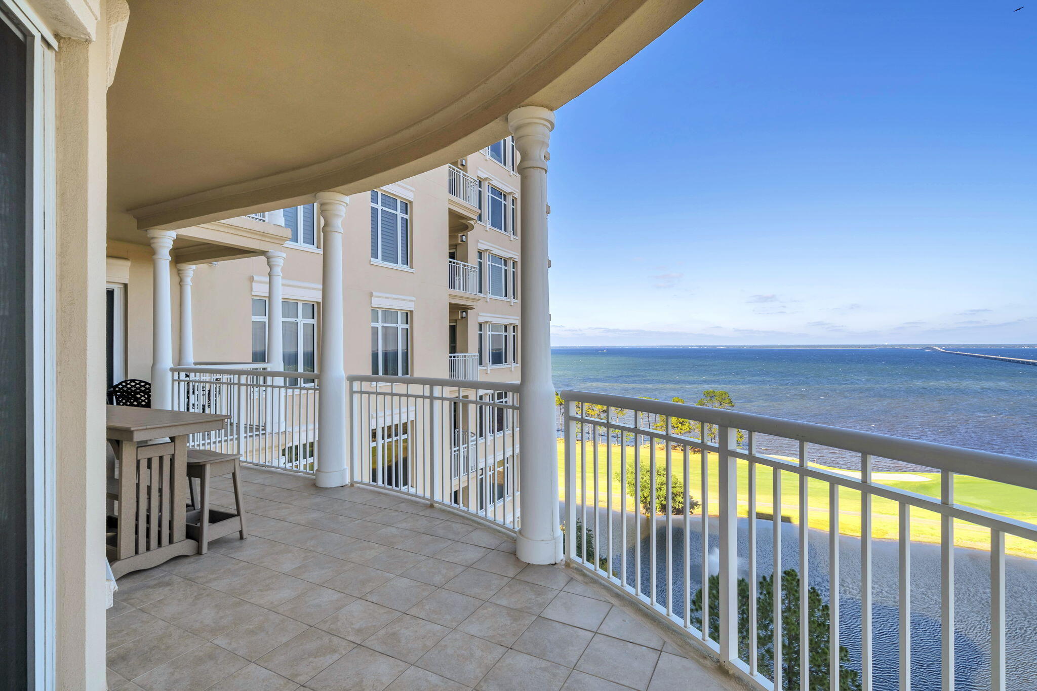 ONE WATER PLACE - Residential