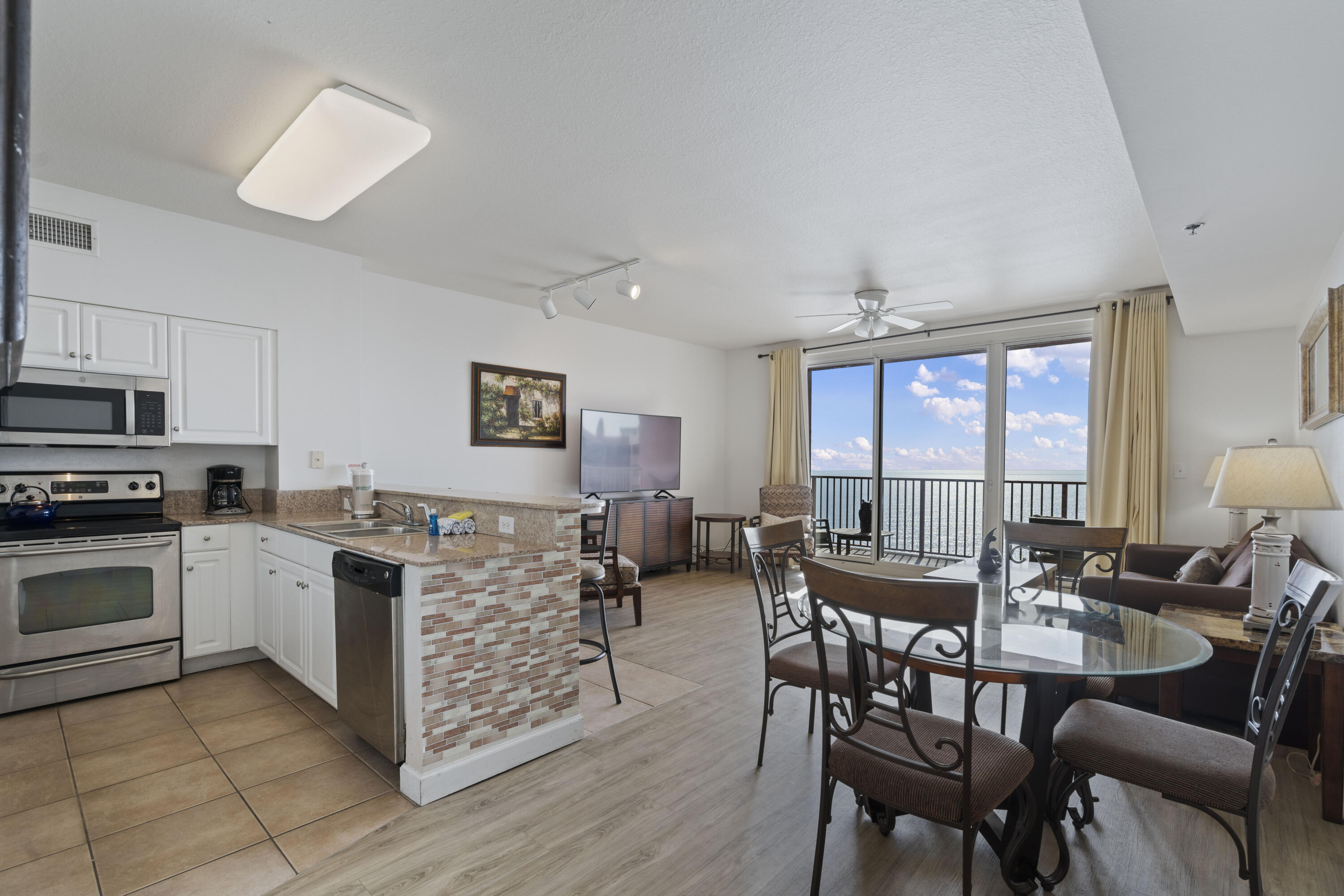 SHORES OF PANAMA II - Residential