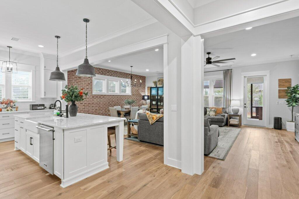 HAMMOCK BAY - Residential