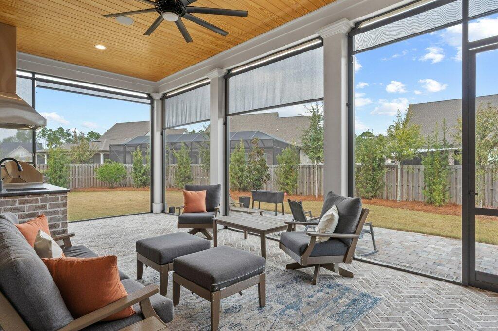 HAMMOCK BAY - Residential