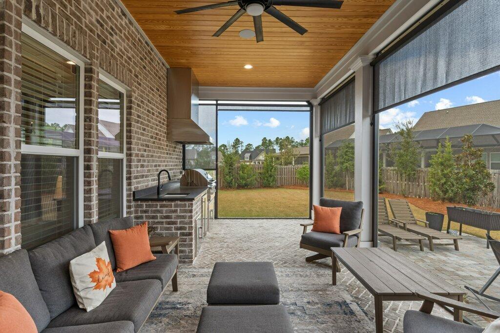 HAMMOCK BAY - Residential