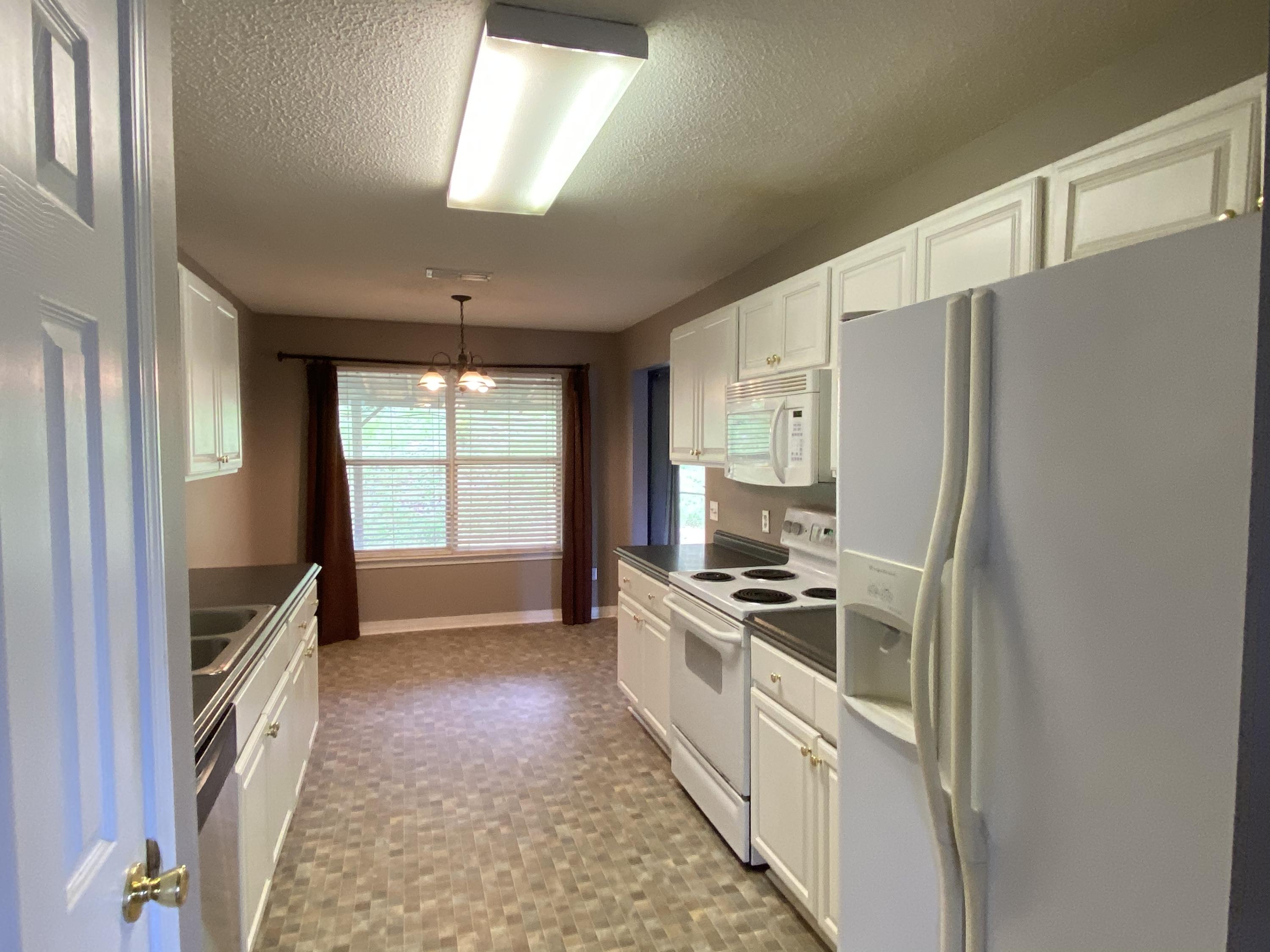 COUNTRYVIEW ESTATES 10TH ADDN - Residential