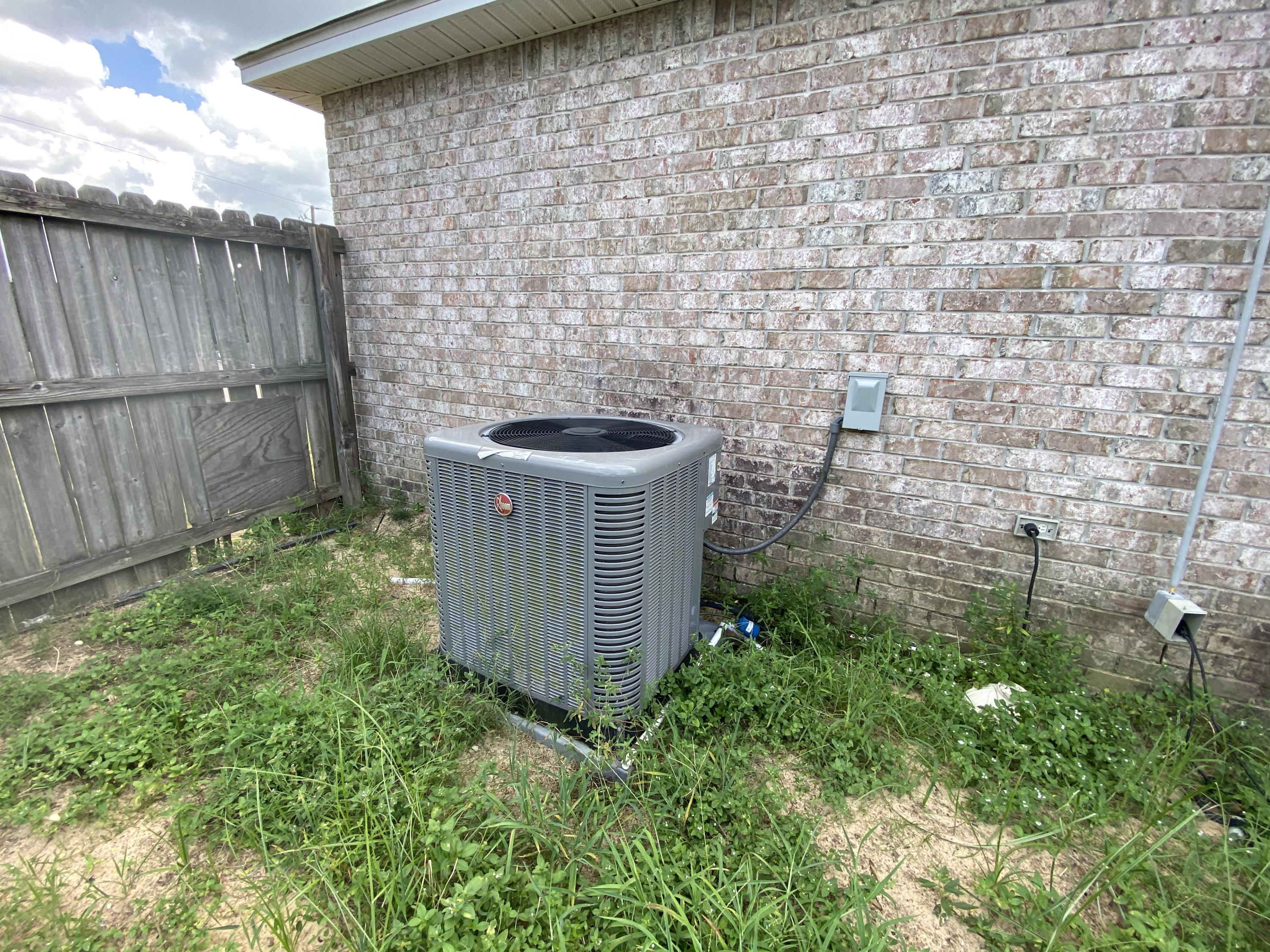 COUNTRYVIEW ESTATES 10TH ADDN - Residential