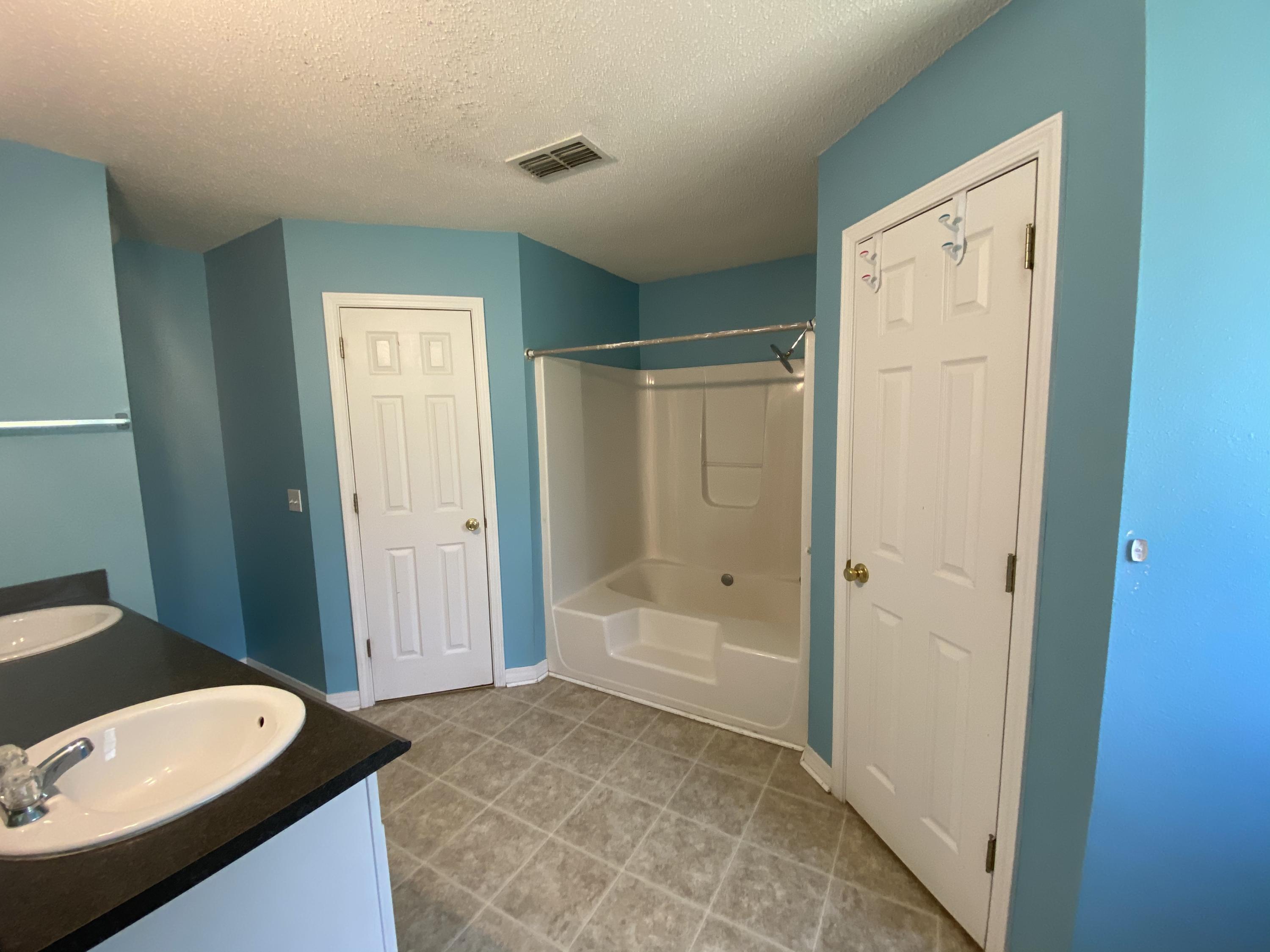 COUNTRYVIEW ESTATES 10TH ADDN - Residential