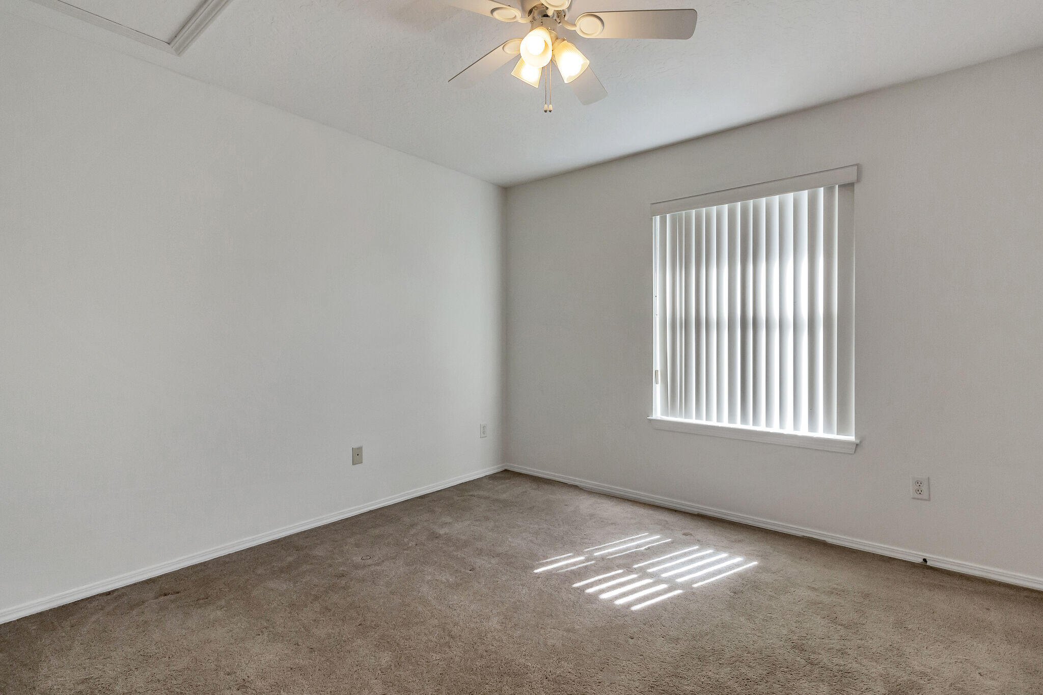 SHAY LIN TOWN HOMES - Residential Lease