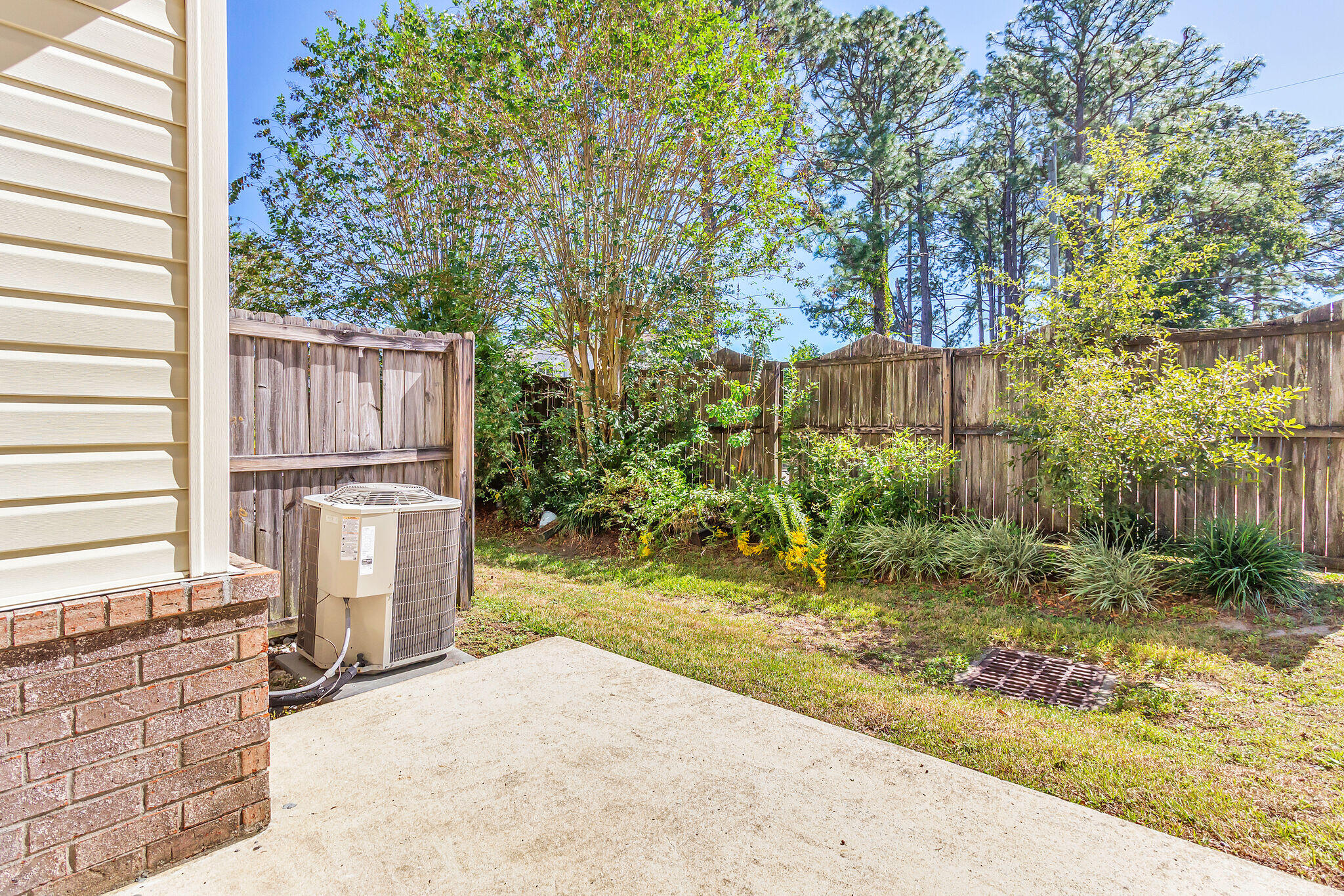 SHAY LIN TOWN HOMES - Residential Lease