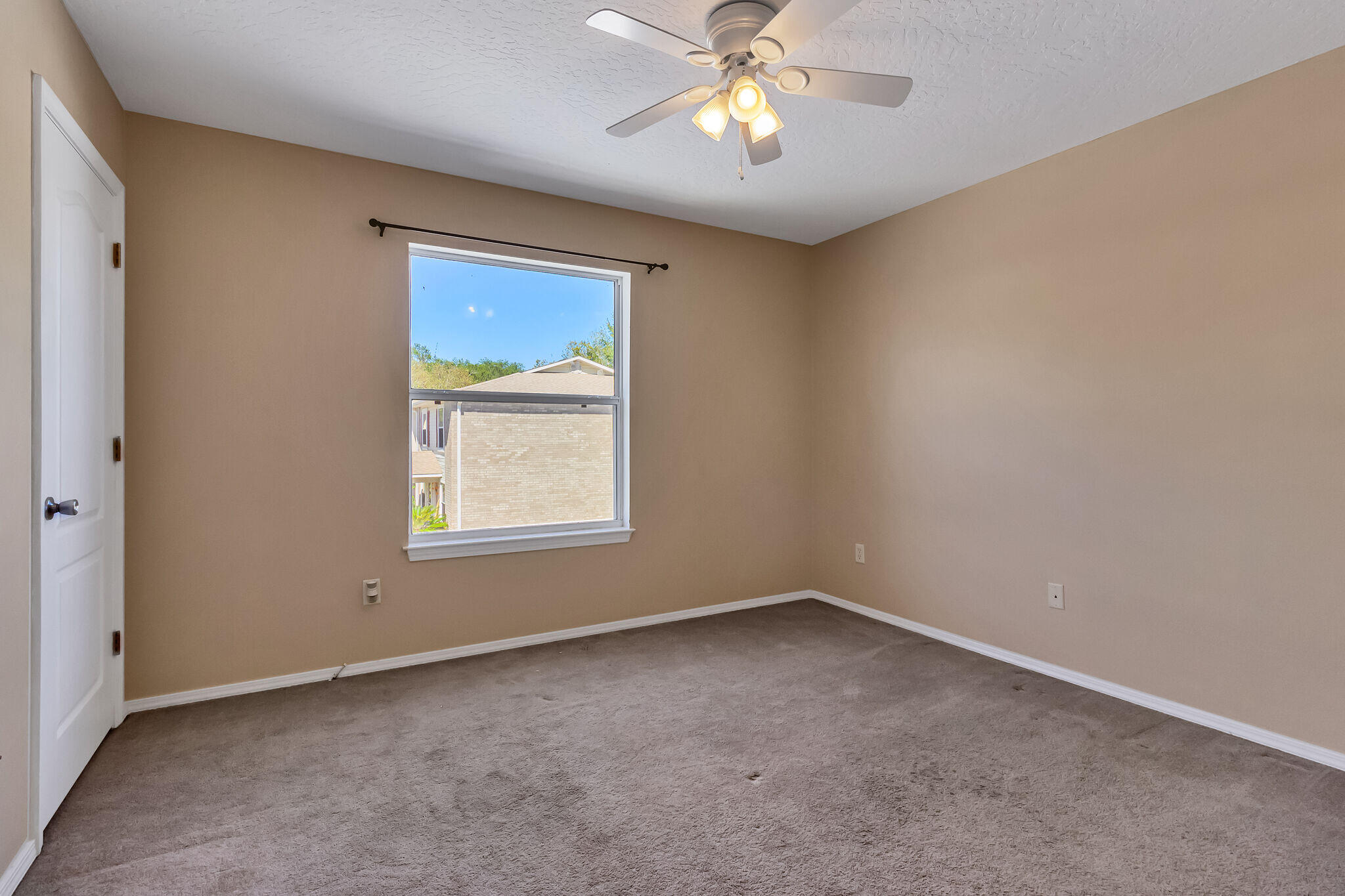 SHAY LIN TOWN HOMES - Residential Lease