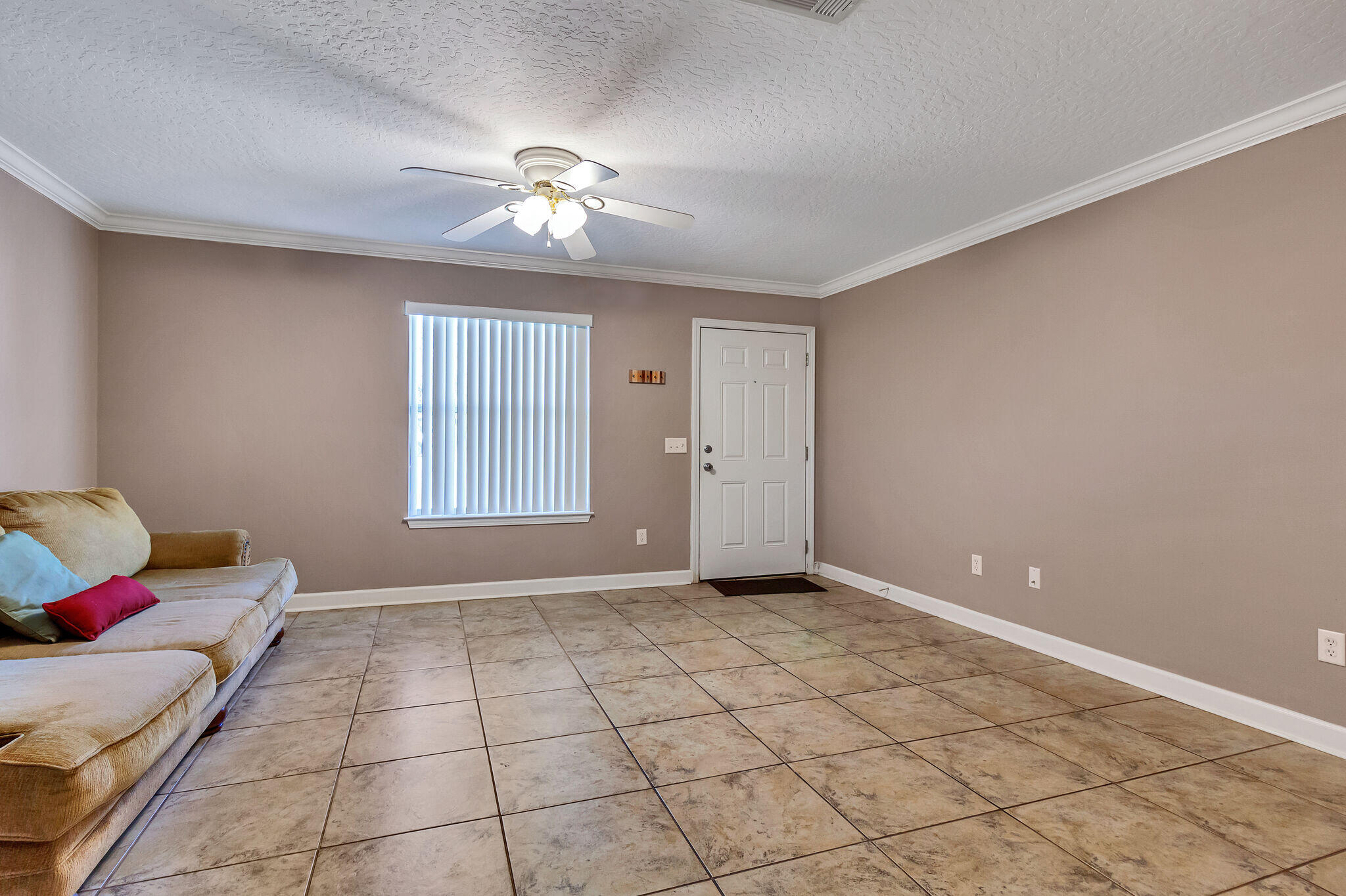SHAY LIN TOWN HOMES - Residential Lease
