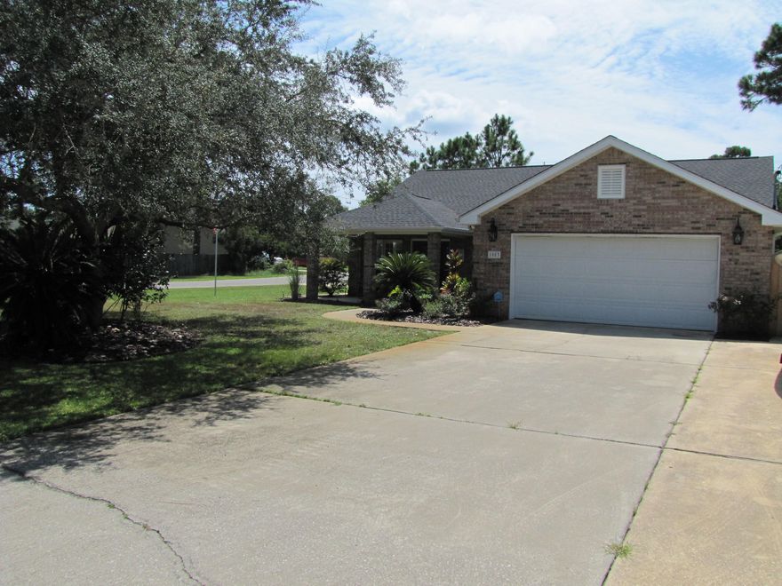 Nicely renovated home all brick 3BR/2BA. Open floor plan perfect for entertaining. Upgraded lighting and plantation blinds though out. Nice kitchen with plenty of cabinet space, granite counter tops and stainless steel appliances. Ceramic tile through out the house. Pets considered.