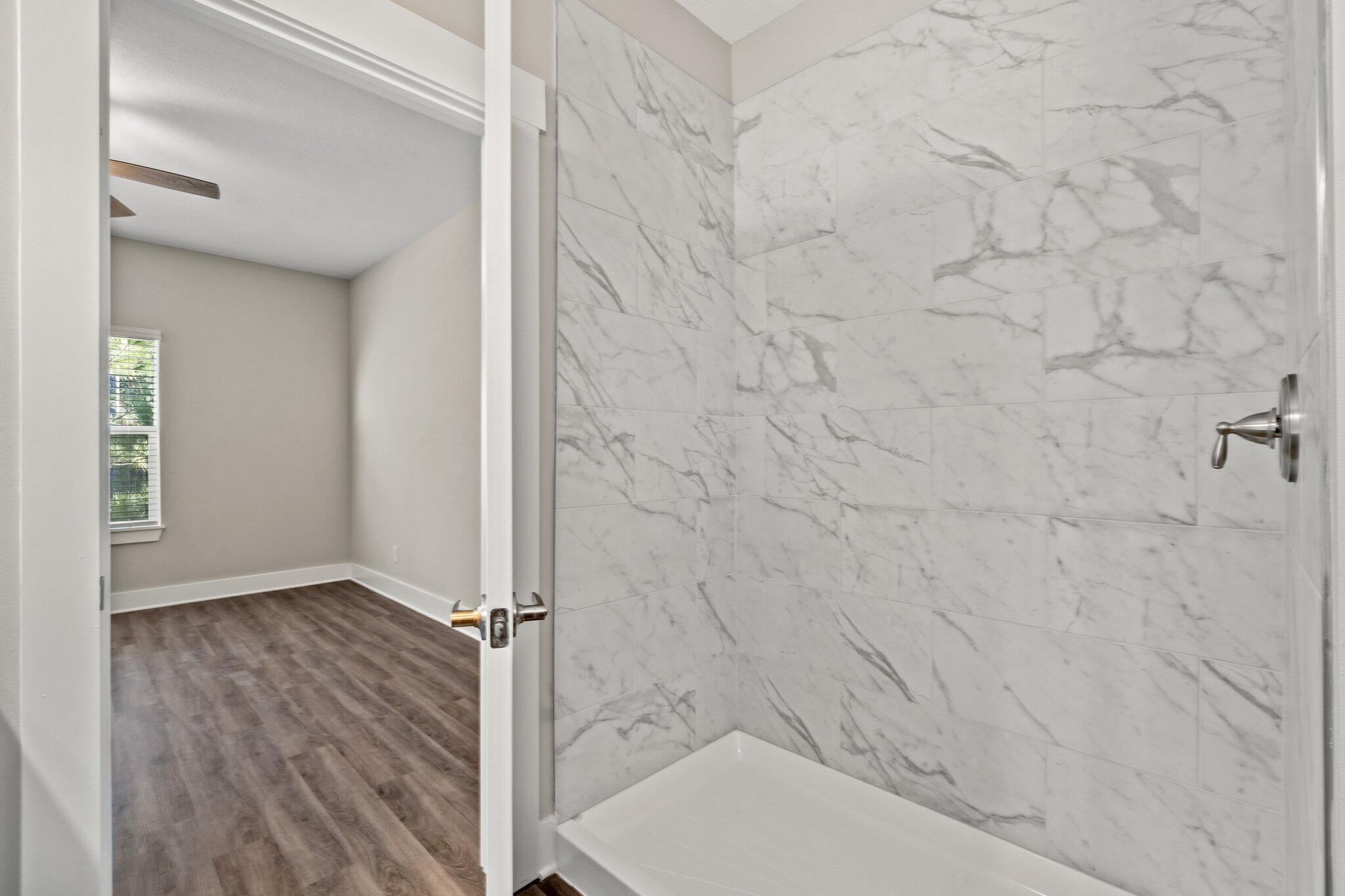 VERANDAS AT FREEPORT - Residential Lease