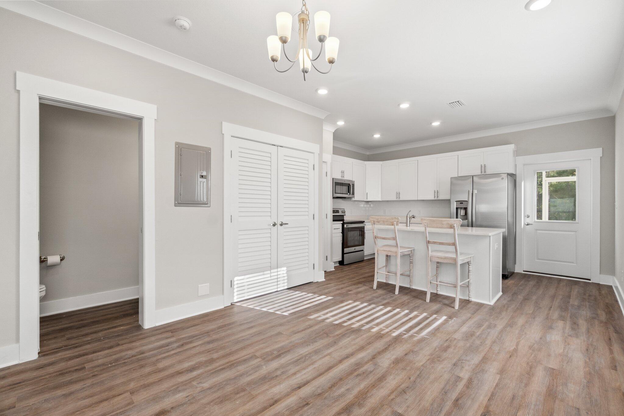 VERANDAS AT FREEPORT - Residential Lease