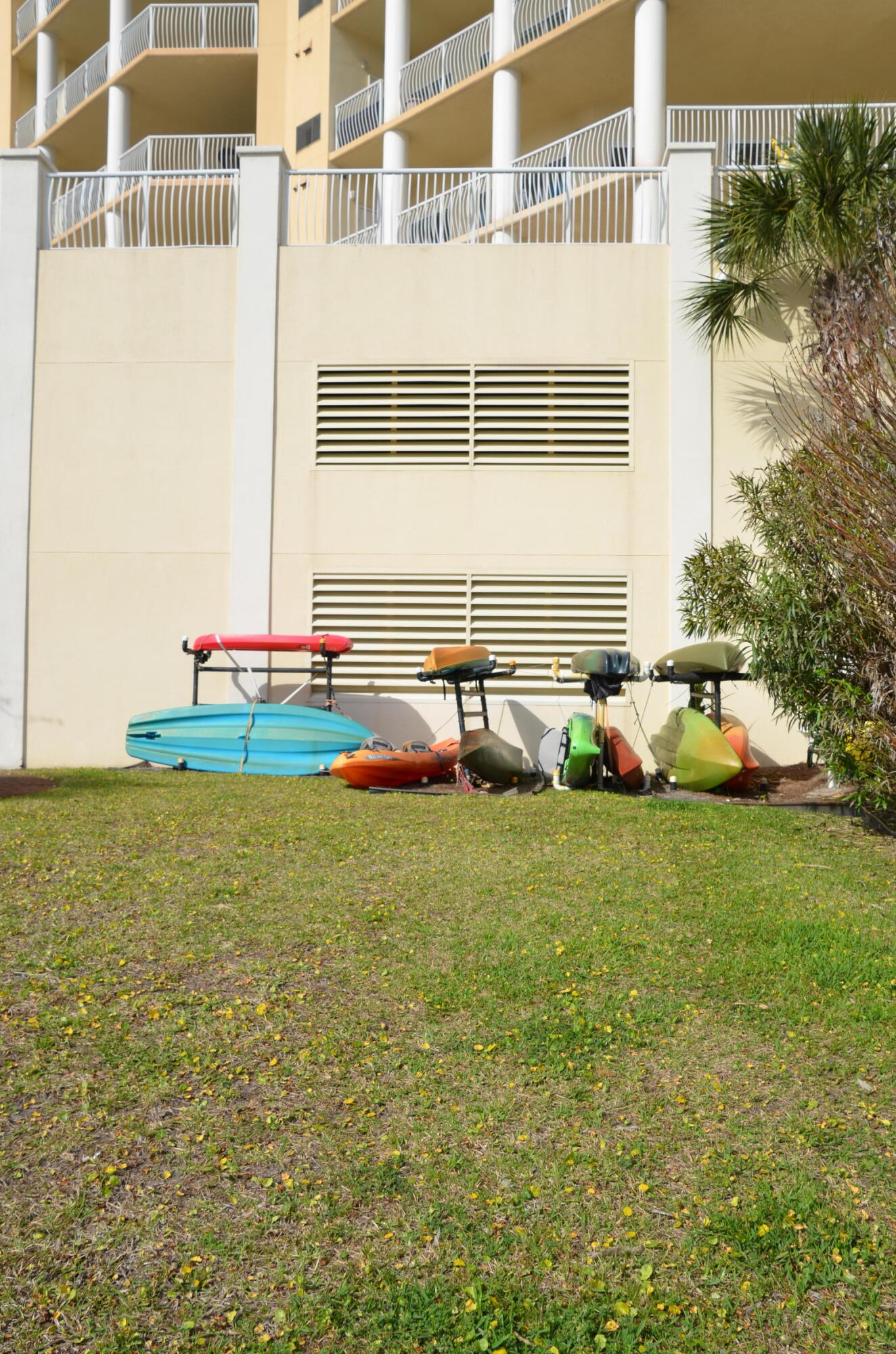 PRESIDIO YACHT CLUB - Residential