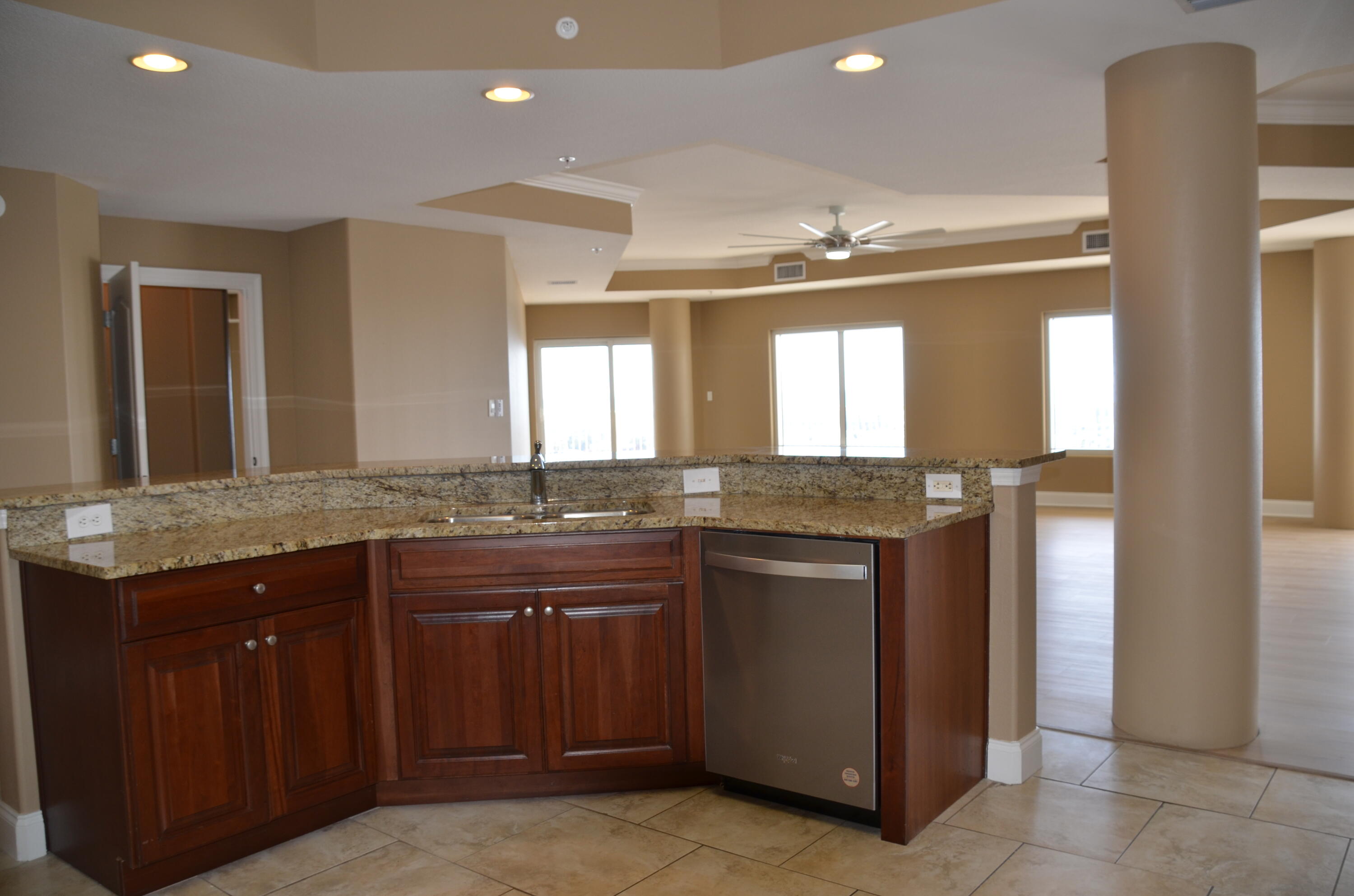 PRESIDIO YACHT CLUB - Residential