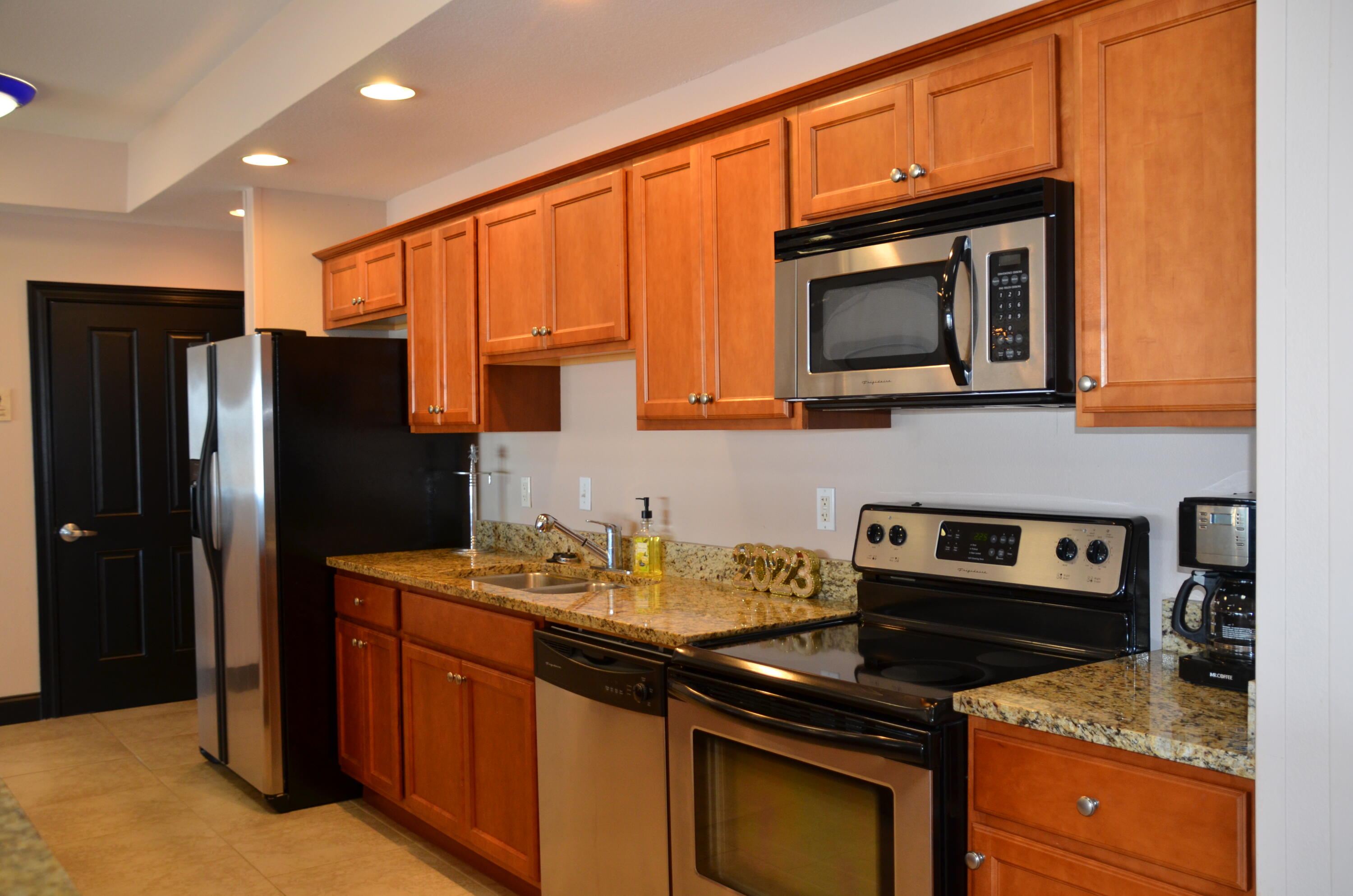 PRESIDIO YACHT CLUB - Residential