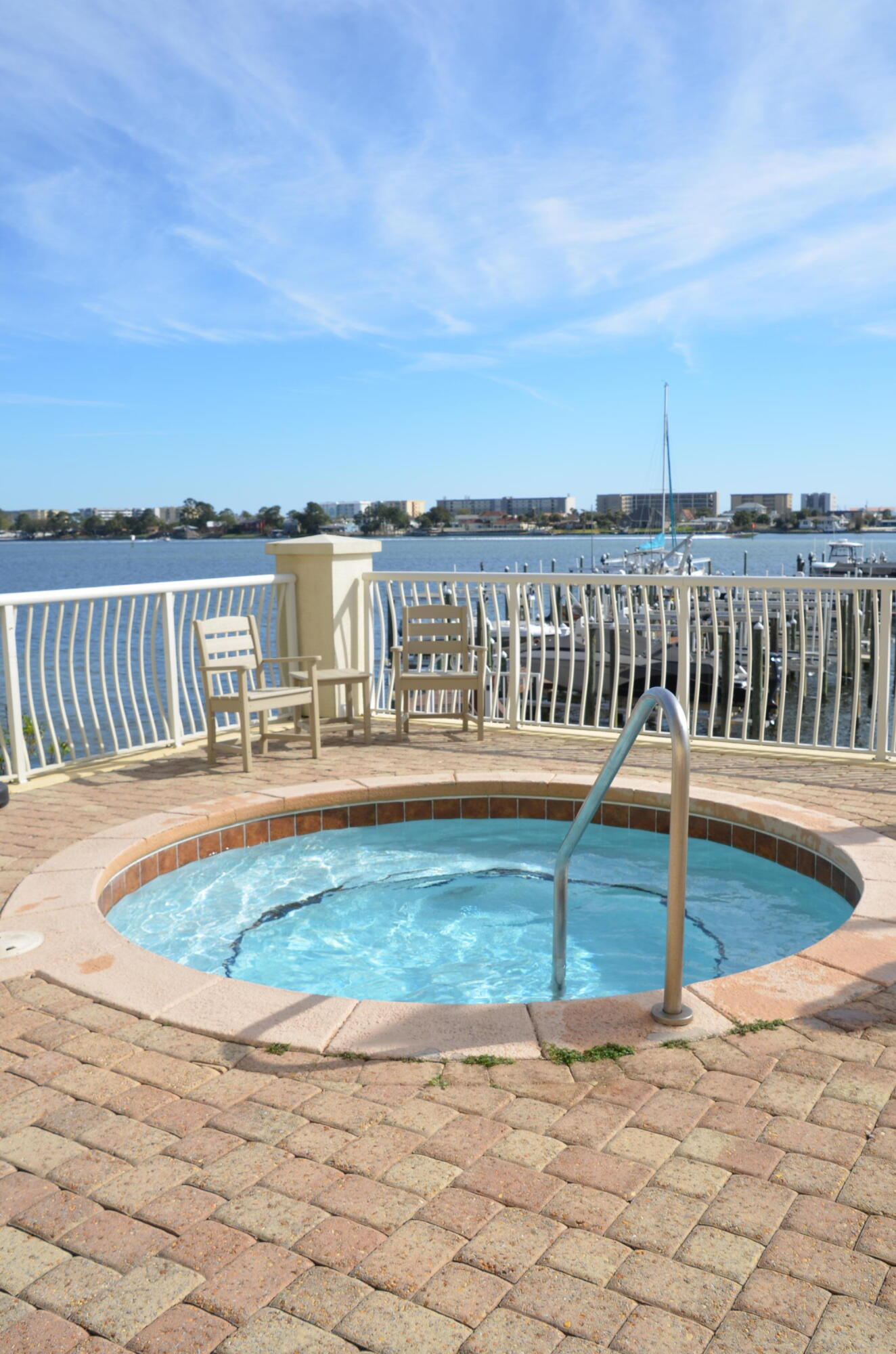 PRESIDIO YACHT CLUB - Residential