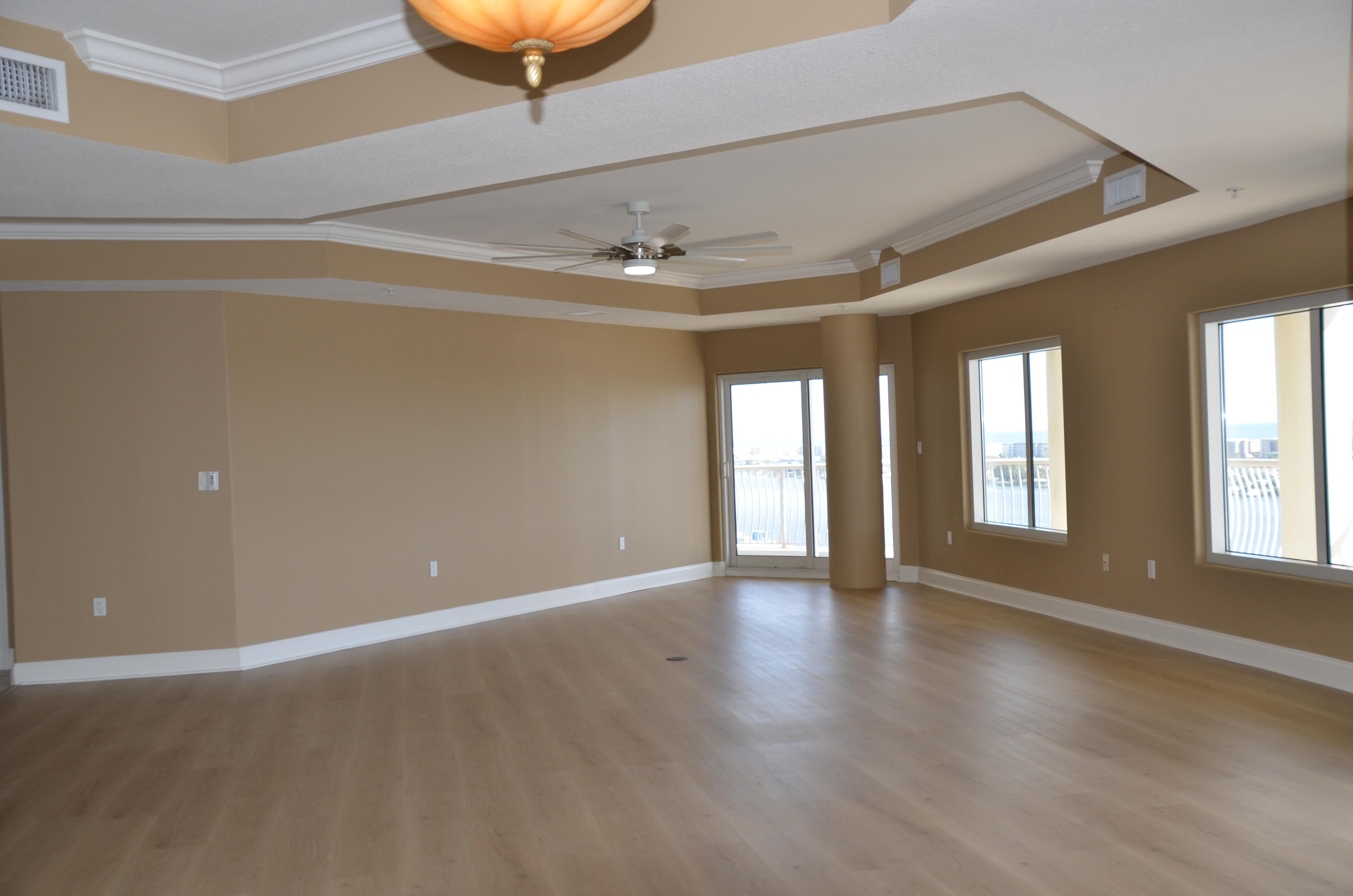 PRESIDIO YACHT CLUB - Residential