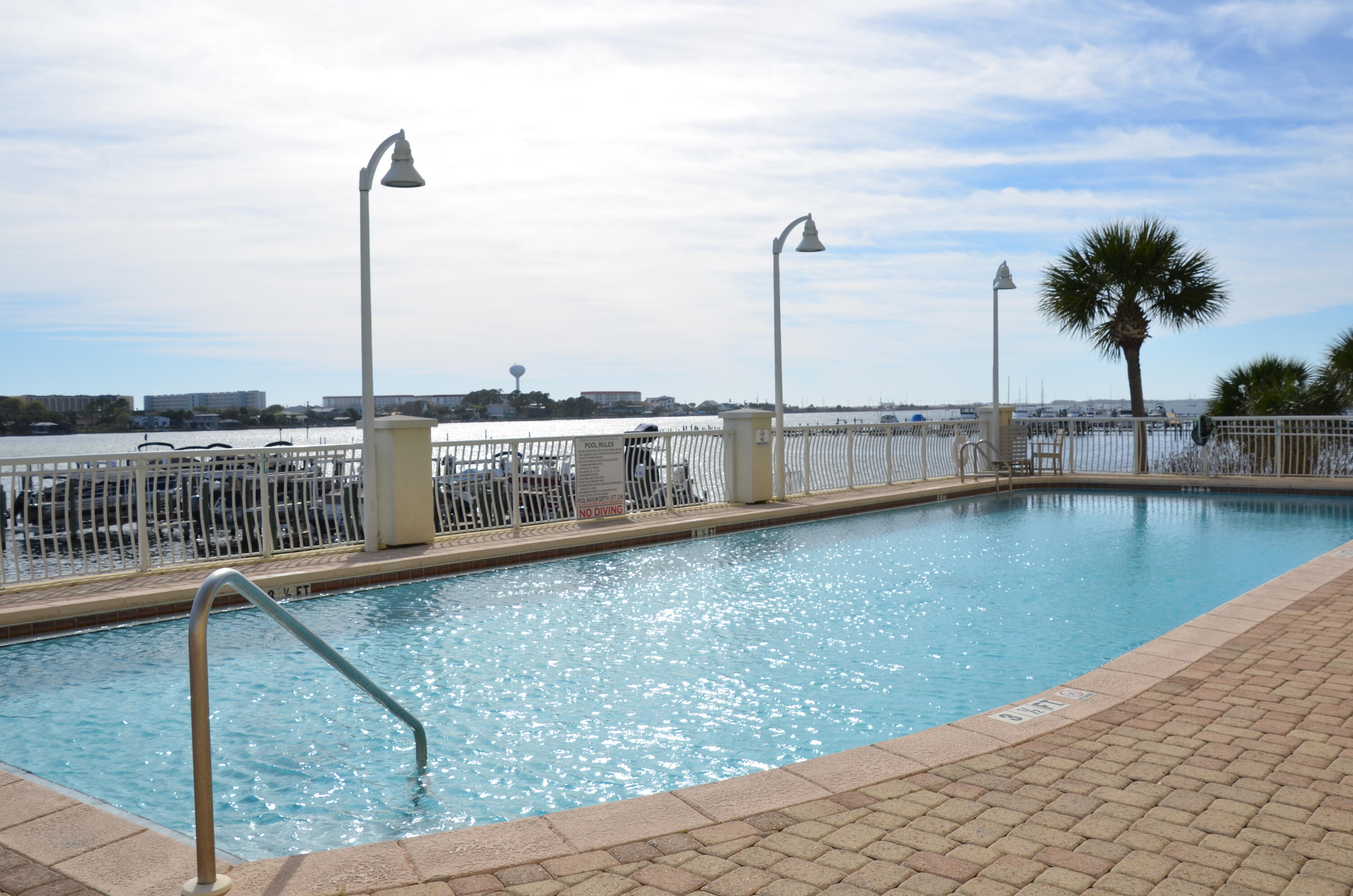 PRESIDIO YACHT CLUB - Residential