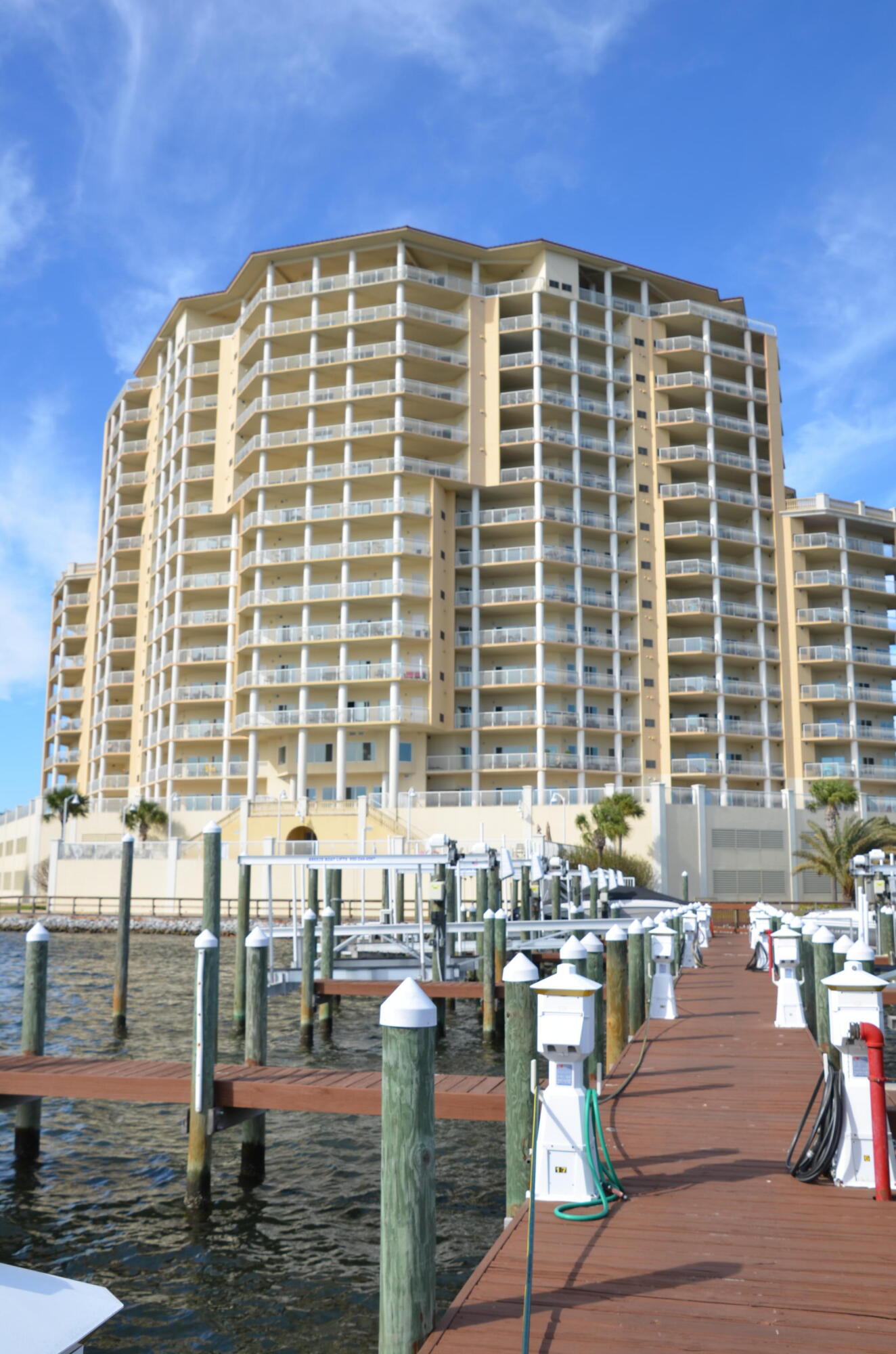 PRESIDIO YACHT CLUB - Residential