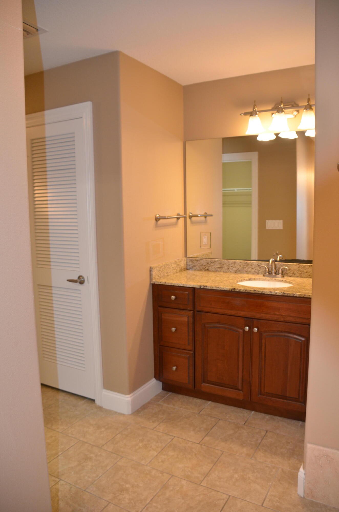 PRESIDIO YACHT CLUB - Residential