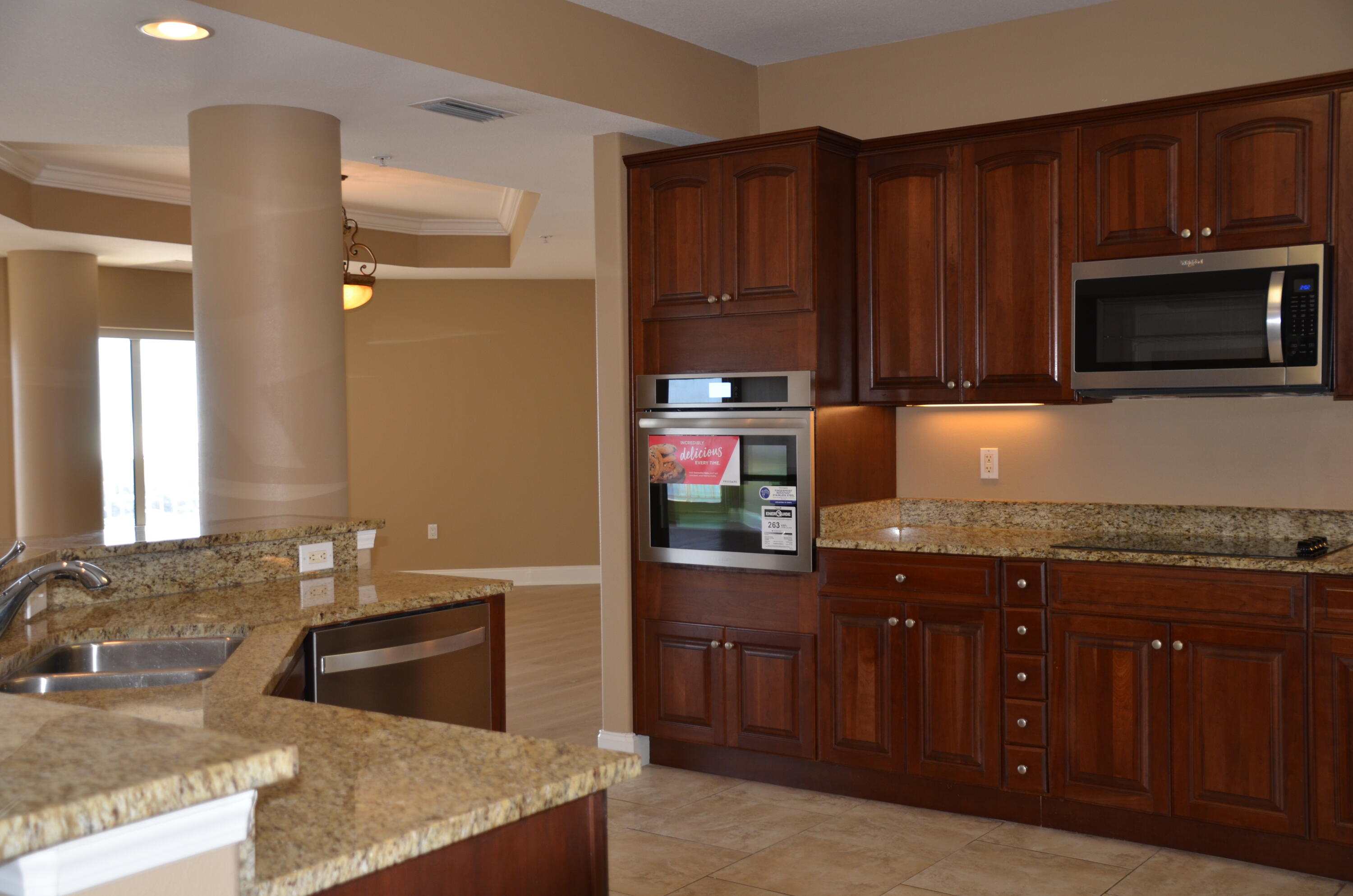 PRESIDIO YACHT CLUB - Residential