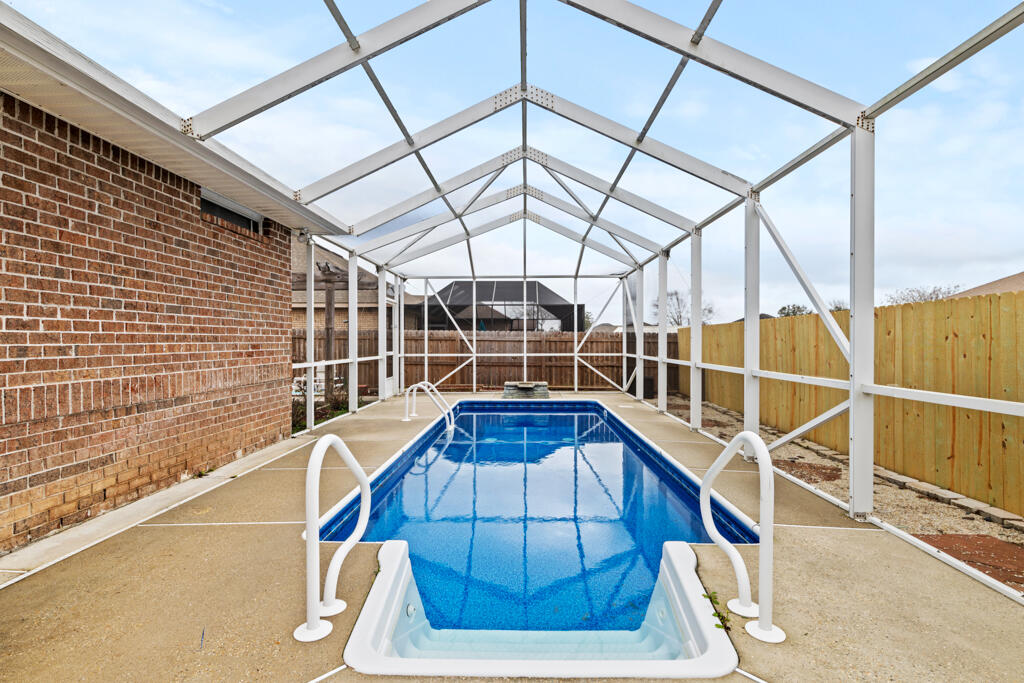 ENCLAVE AT BENTLEY OAKS - Residential