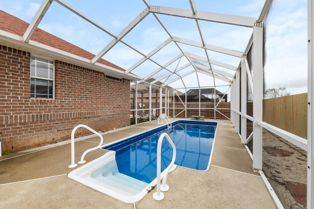 ENCLAVE AT BENTLEY OAKS - Residential