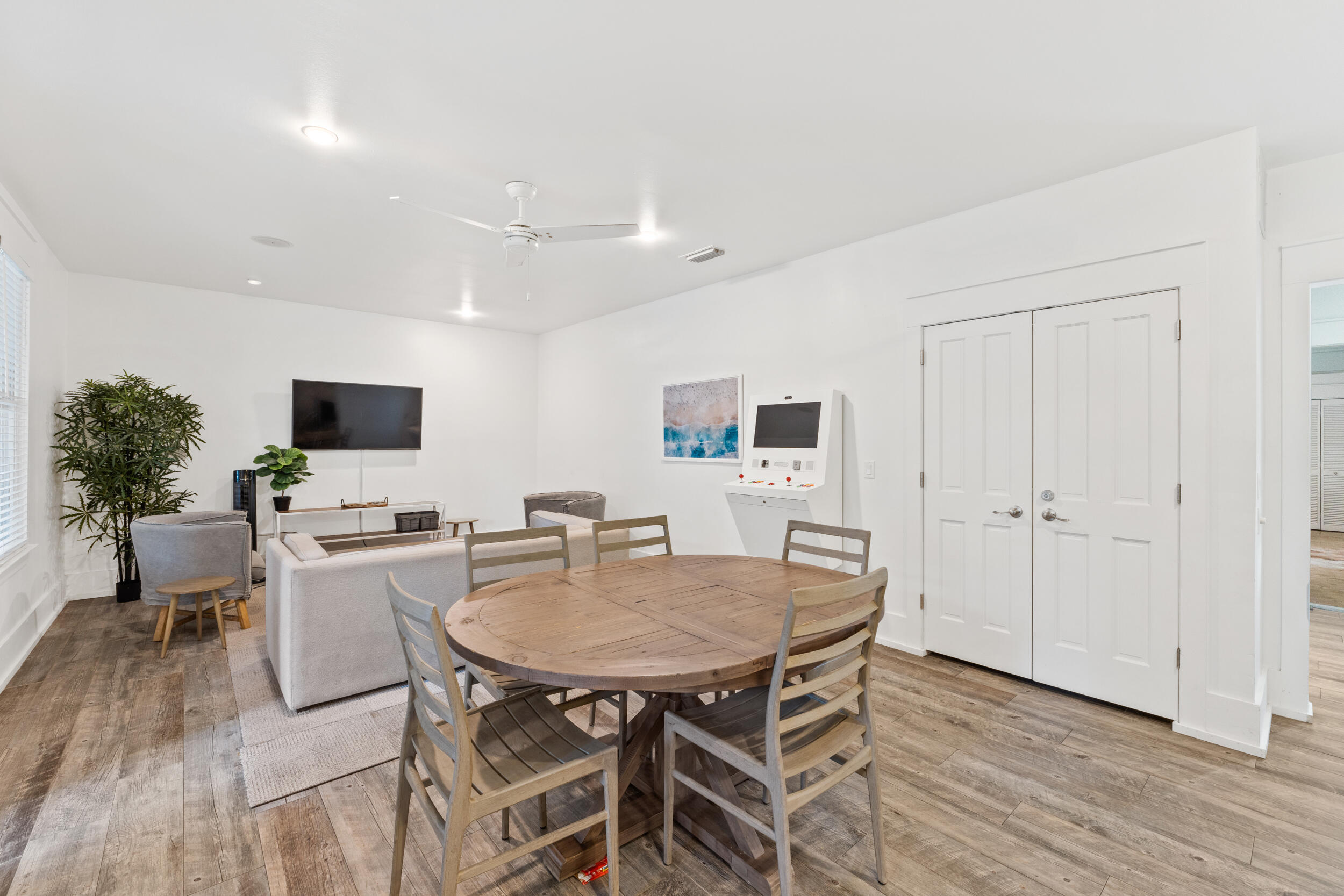 FRANGISTA BEACH 1ST ADDN - Residential