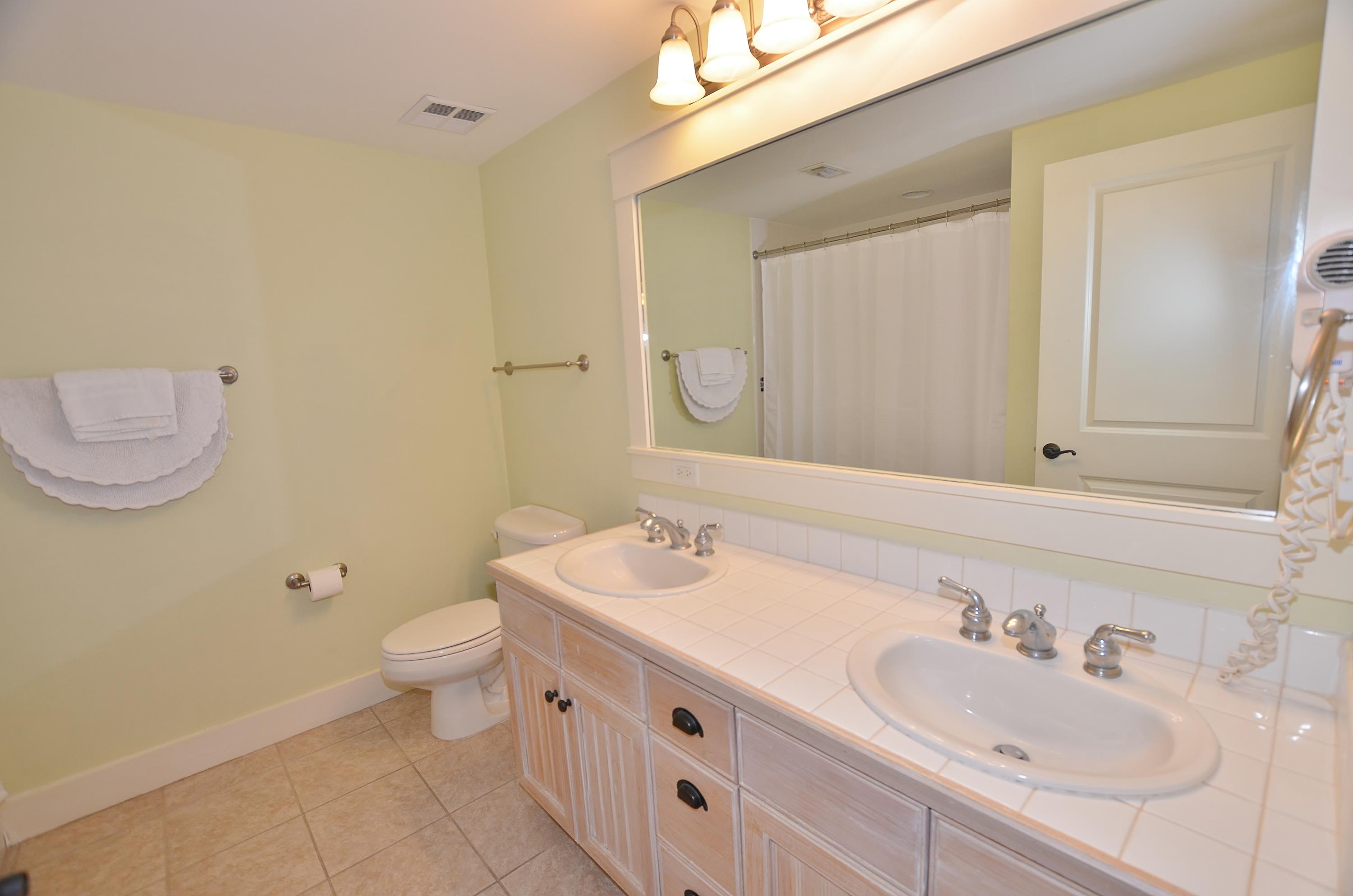 MARKET ST INN - Residential Lease