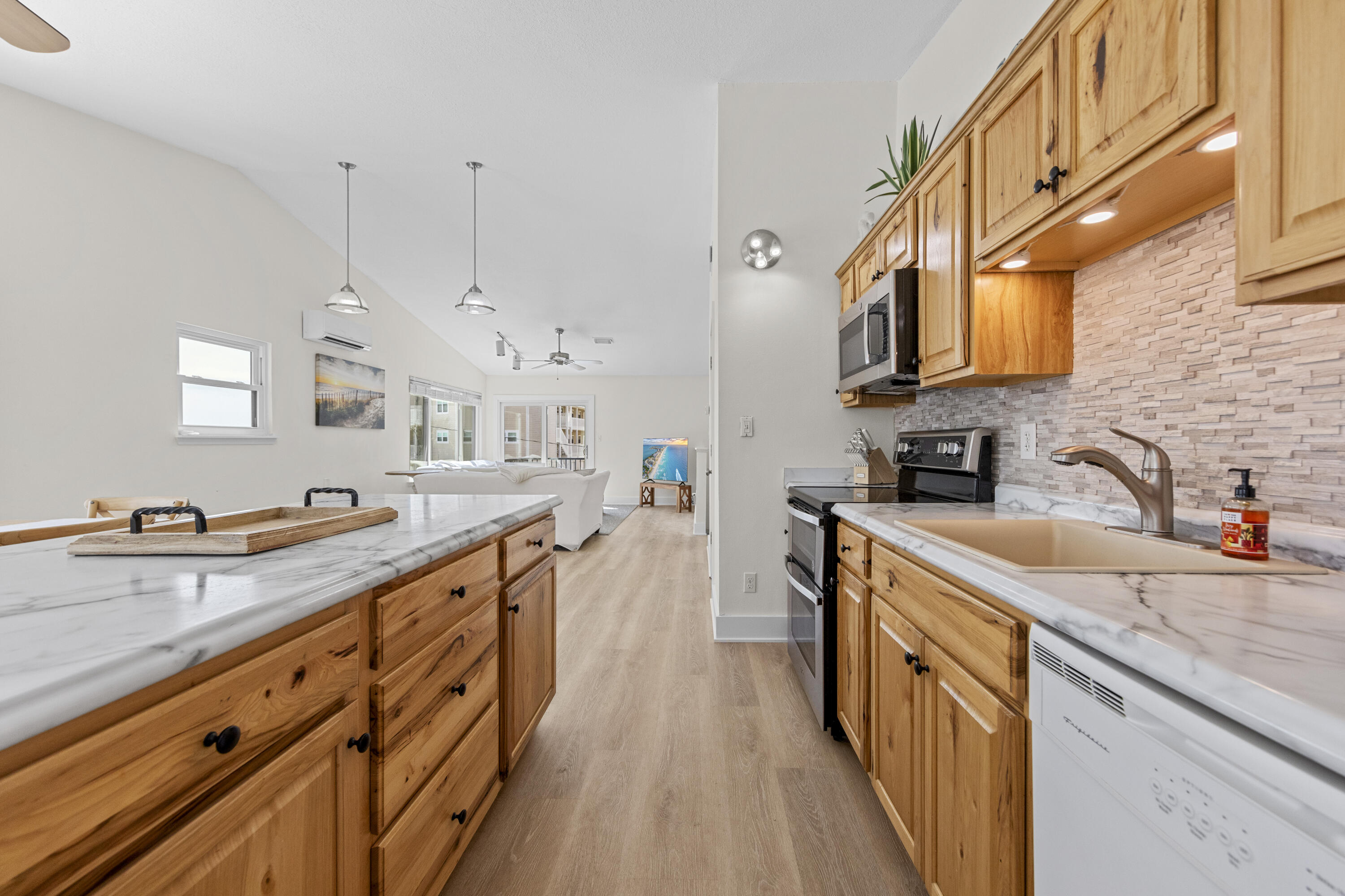 EAST PASS T/H 2 - Residential Lease