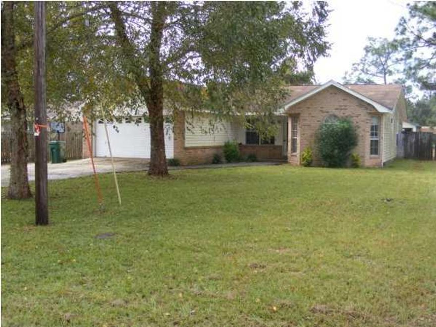 Ready for immediate occupancy. This home features a kitchen open to the living room, breakfast bar, pantry, vaulted ceiling in the large living room, split bedroom floor plan. Outside, there is a screened porch and large fenced back yard. One small dog or cat allowed.