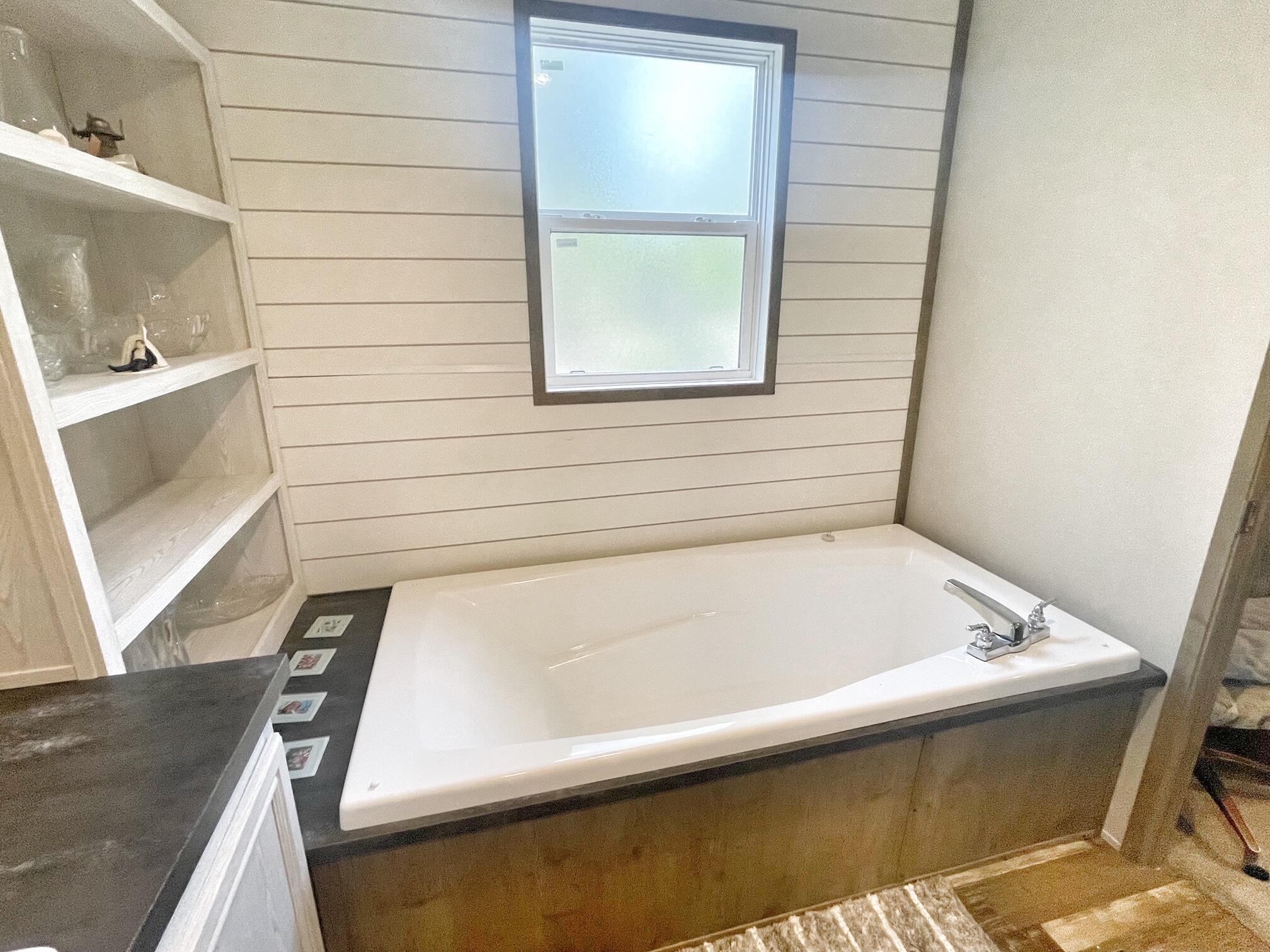 OAKWOOD HILLS UNIT V - Residential