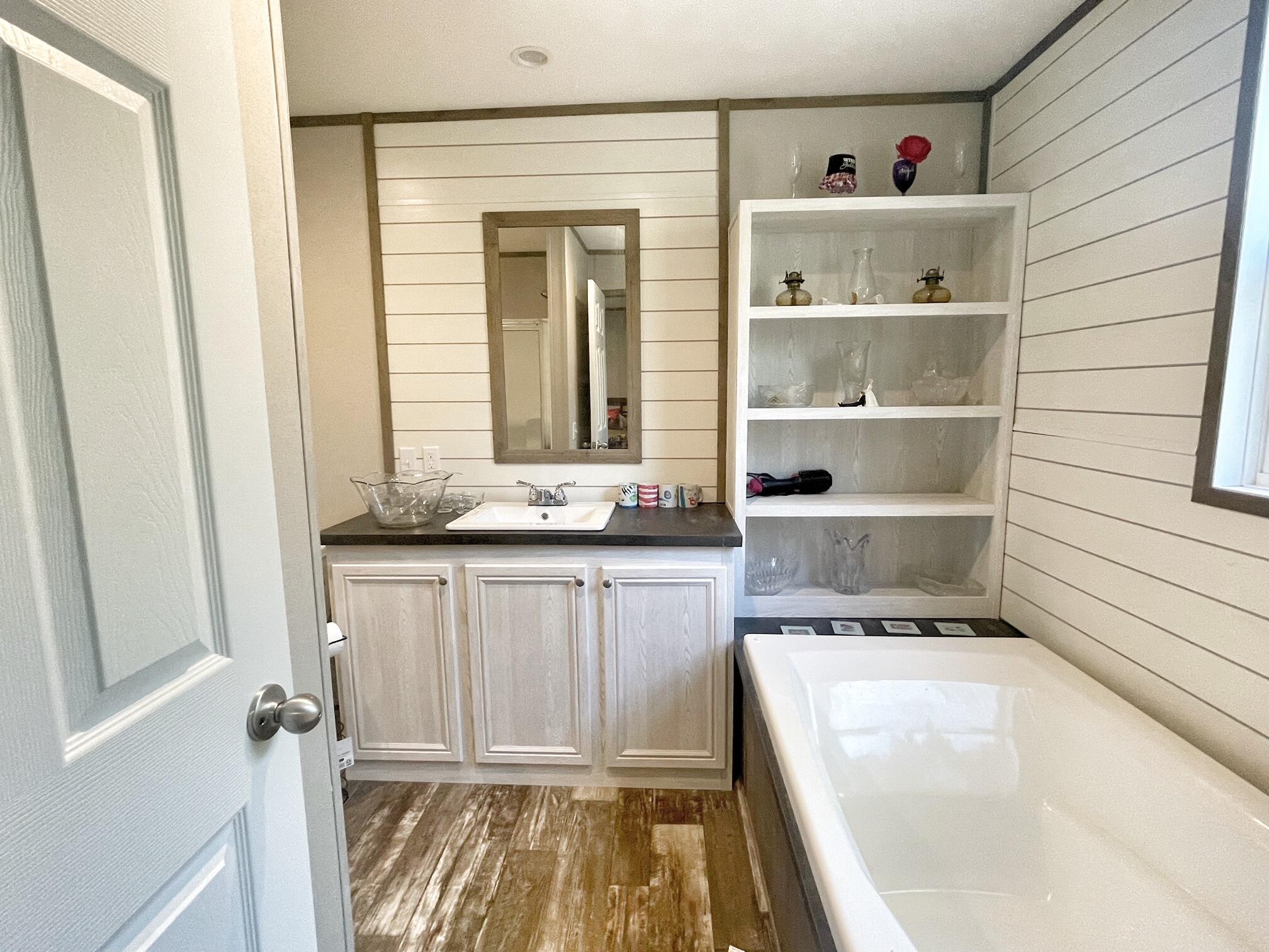 OAKWOOD HILLS UNIT V - Residential