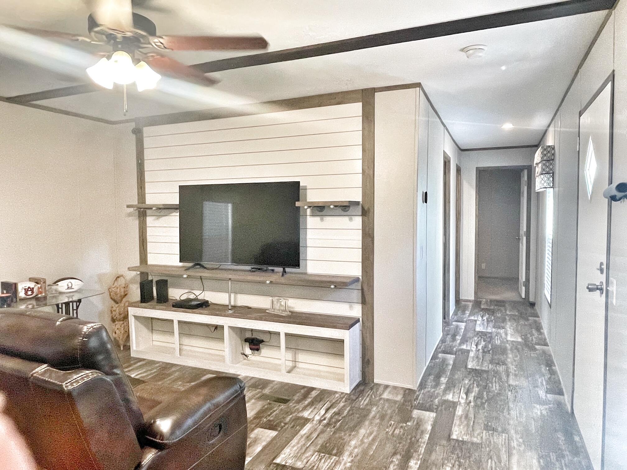 OAKWOOD HILLS UNIT V - Residential