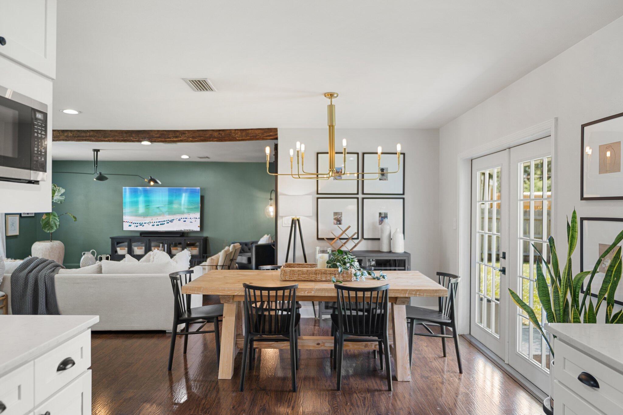ELLIOTTS POINT 8TH ADDN - Residential