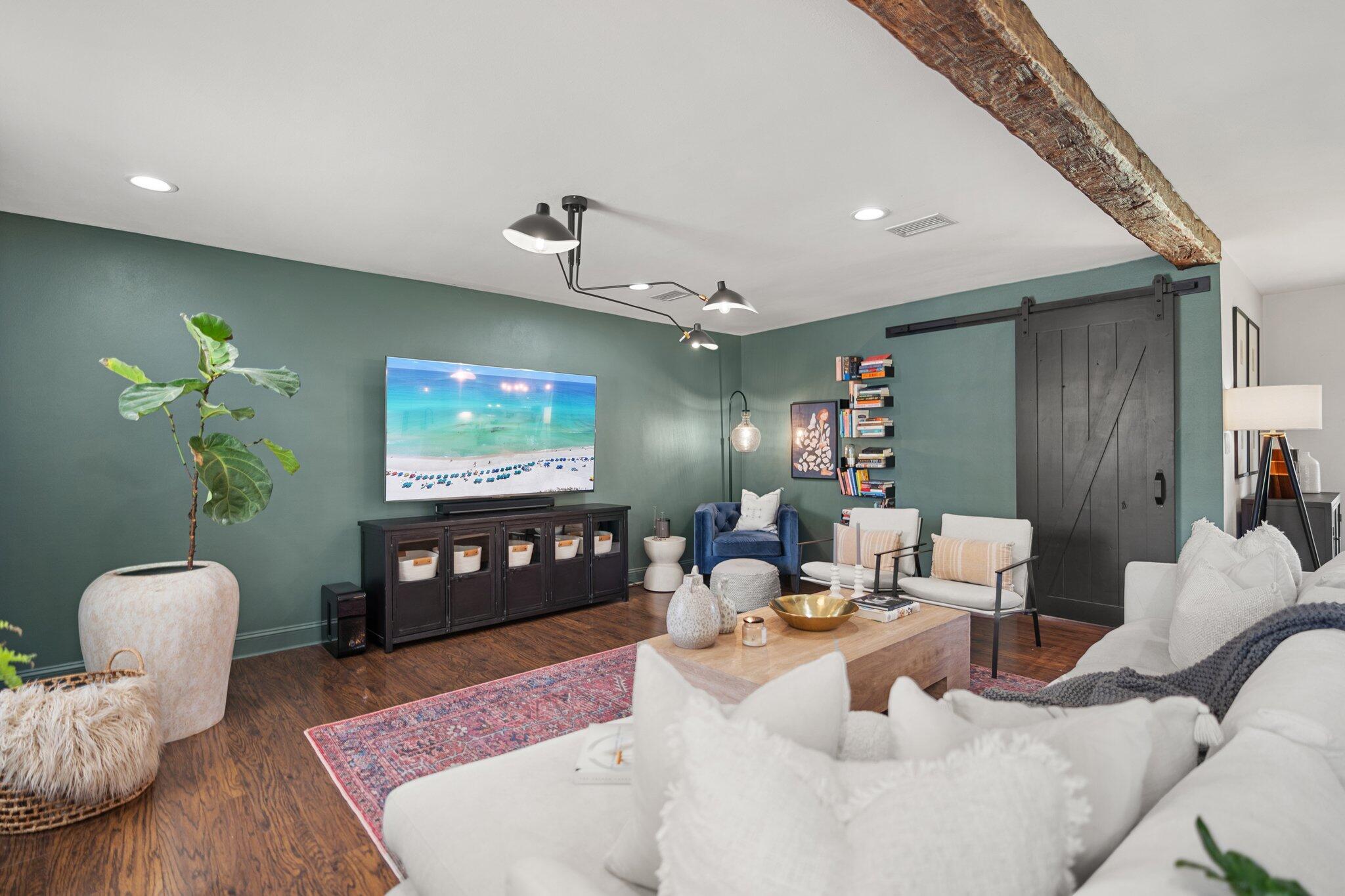 ELLIOTTS POINT 8TH ADDN - Residential