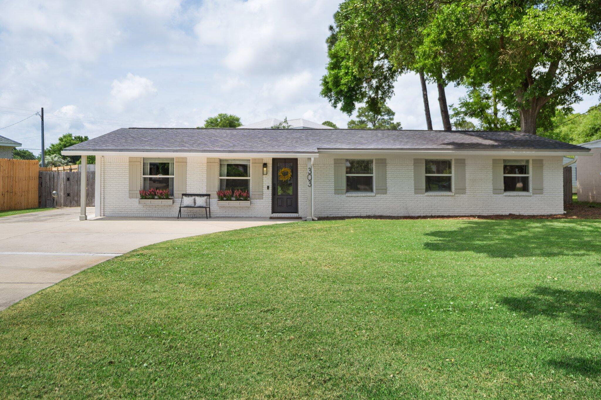 ELLIOTTS POINT 8TH ADDN - Residential