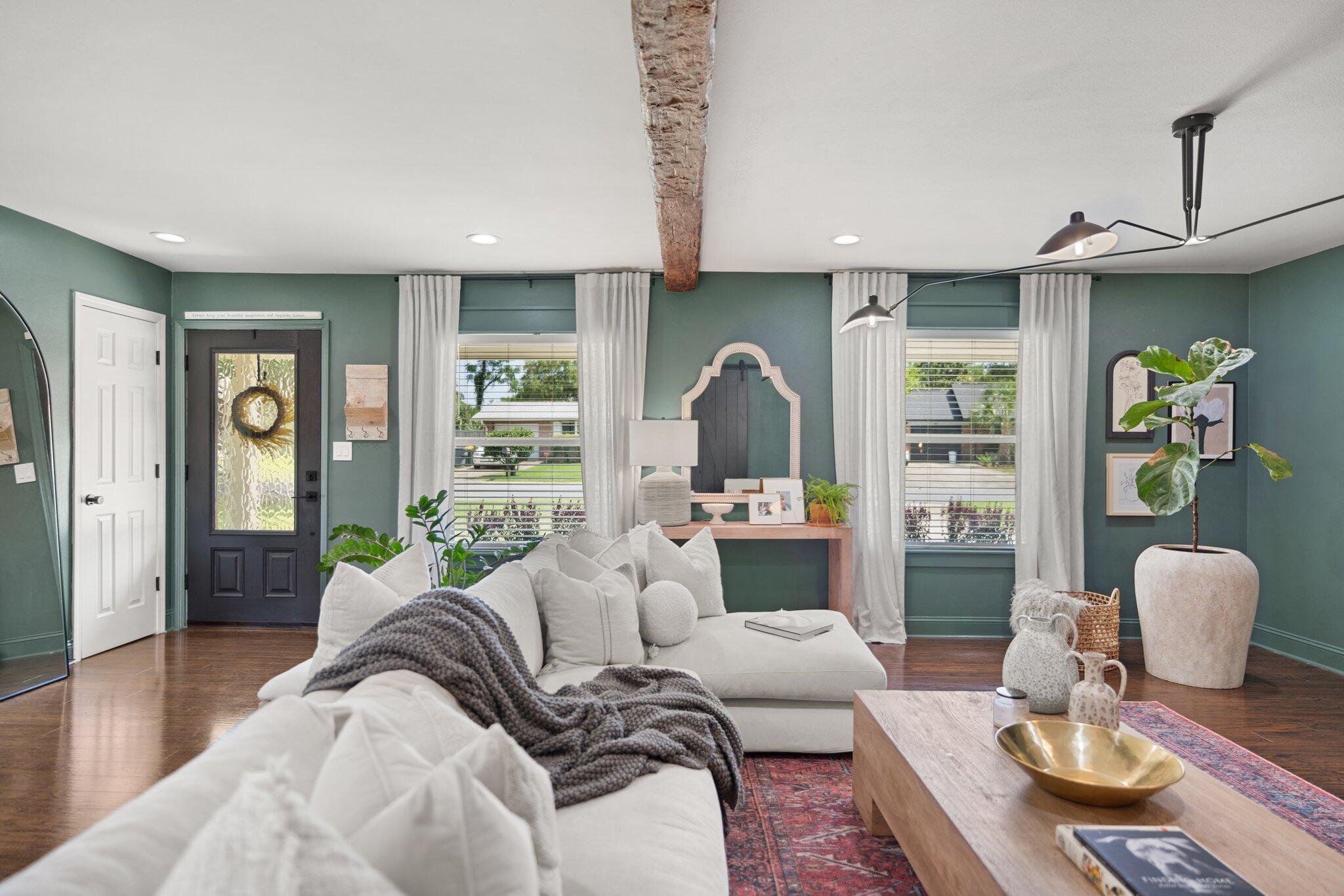 ELLIOTTS POINT 8TH ADDN - Residential