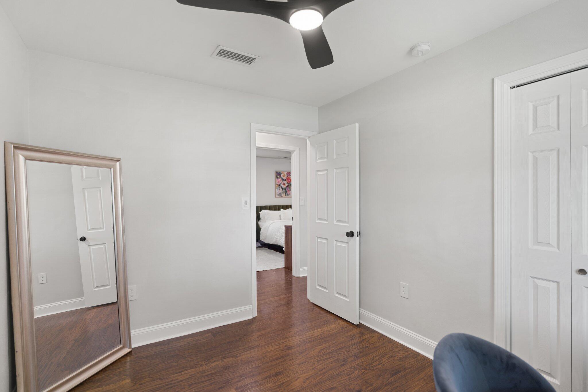 ELLIOTTS POINT 8TH ADDN - Residential